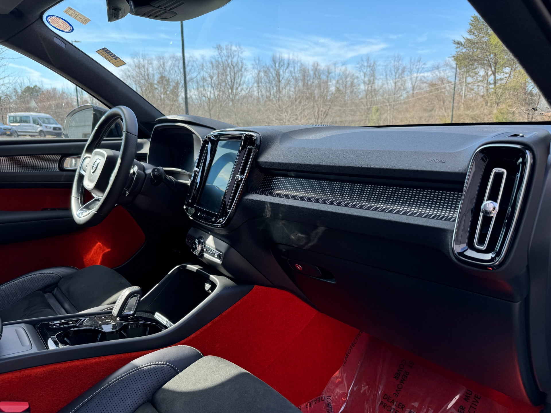Used 2019 Volvo XC40 R-Design HARMON KARDON AUDIO / PROTECTION PKG for sale Sold at Formula Imports in Charlotte NC 28227 37