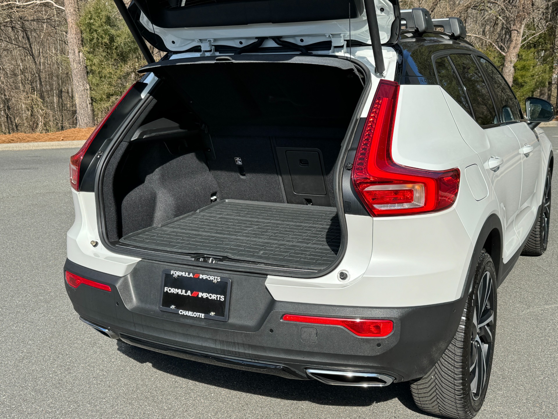Used 2019 Volvo XC40 R-Design HARMON KARDON AUDIO / PROTECTION PKG for sale Sold at Formula Imports in Charlotte NC 28227 41