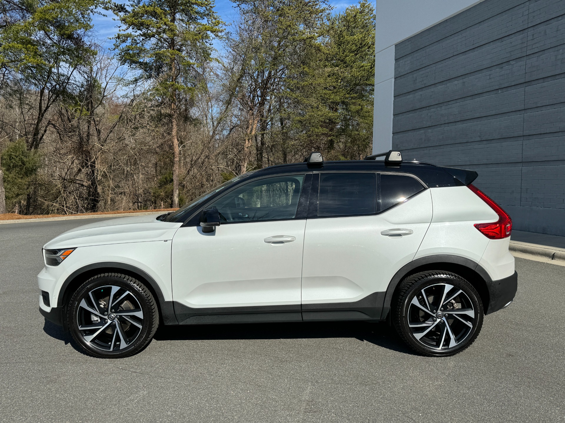 Used 2019 Volvo XC40 R-Design for sale $26,995 at Formula Imports in Charlotte NC 28227 6