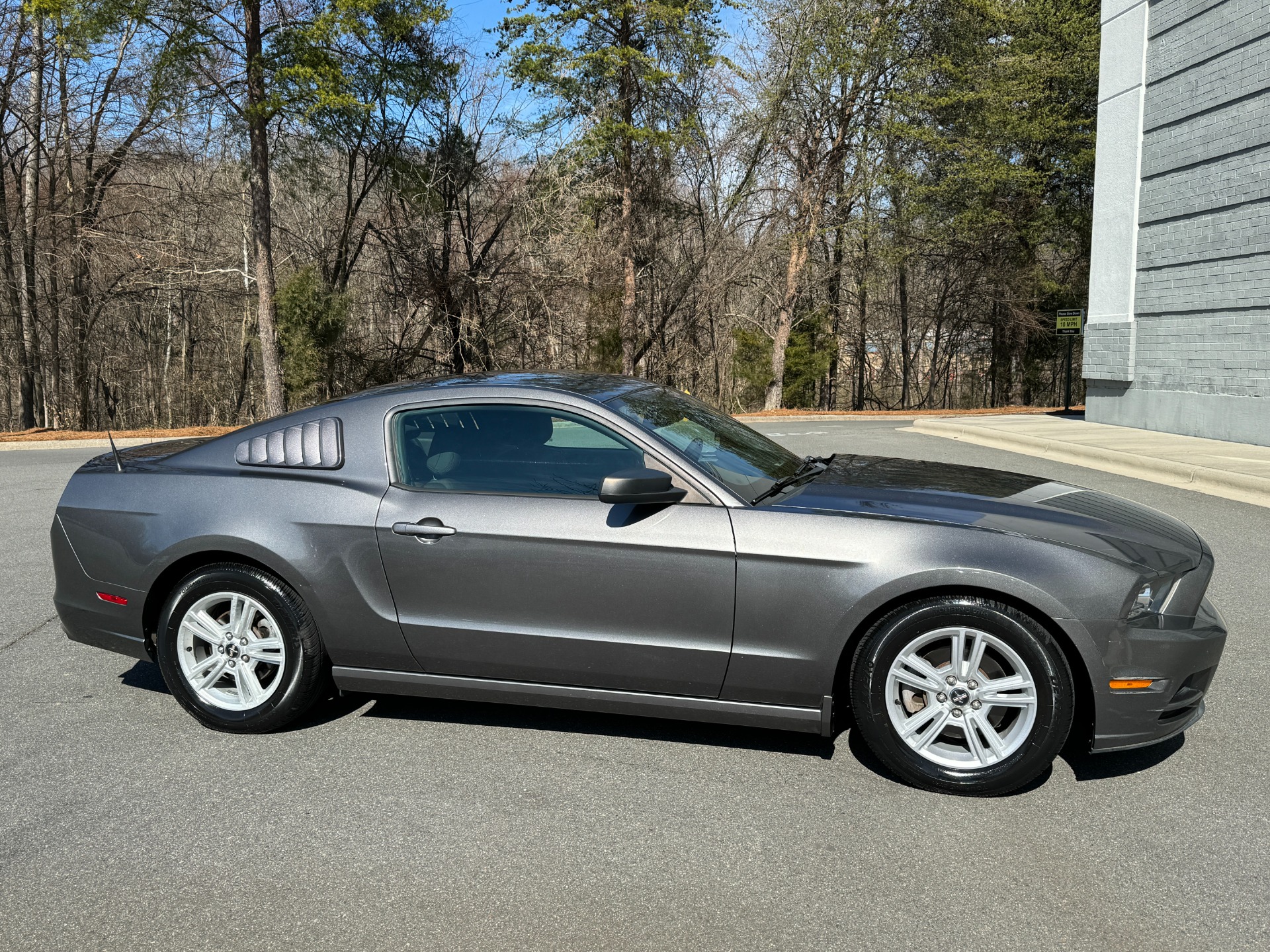 Used 2014 Ford Mustang V6 TECH PKG for sale Sold at Formula Imports in Charlotte NC 28227 17