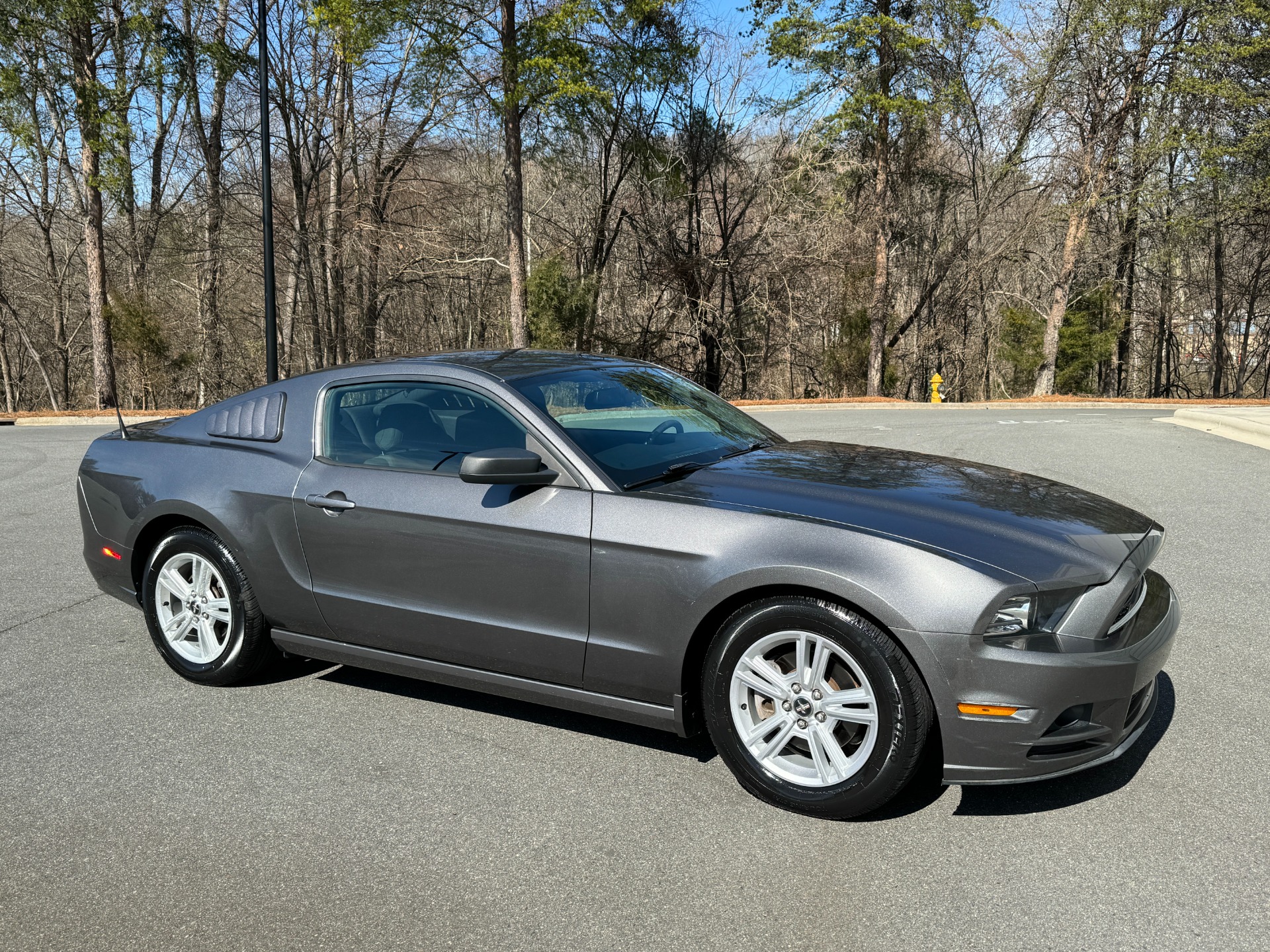 Used 2014 Ford Mustang V6 TECH PKG for sale Sold at Formula Imports in Charlotte NC 28227 18