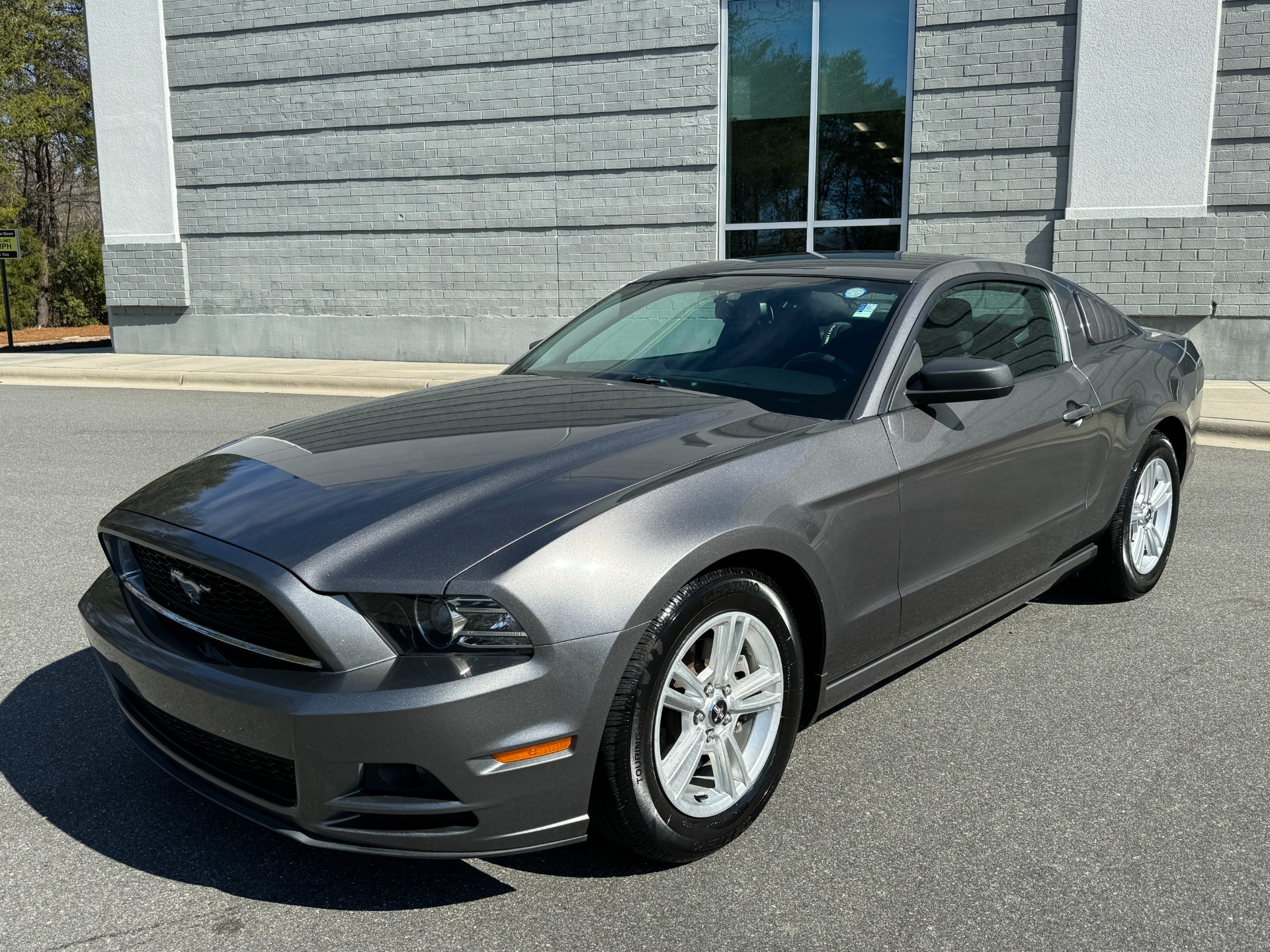 Used 2014 Ford Mustang V6 TECH PKG for sale Sold at Formula Imports in Charlotte NC 28227 4