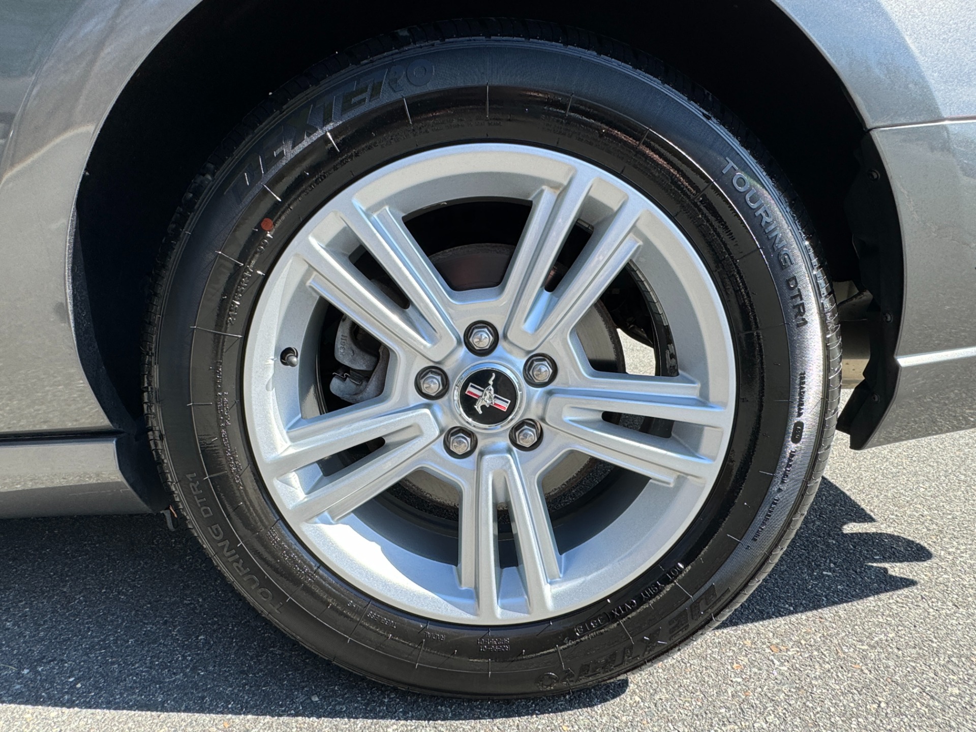 Used 2014 Ford Mustang V6 TECH PKG for sale Sold at Formula Imports in Charlotte NC 28227 41