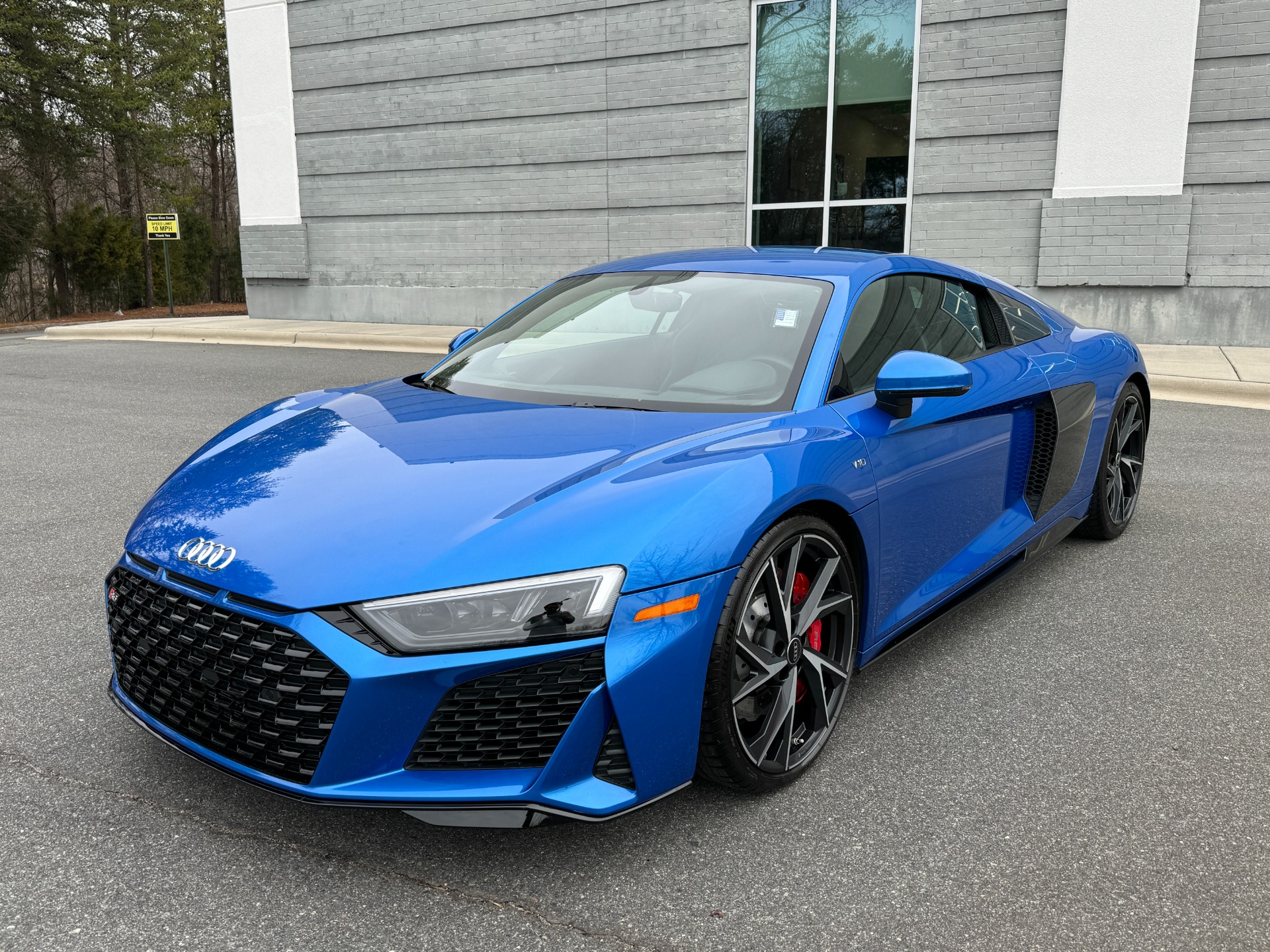 Used 2021 Audi R8 Coupe V10 CARBON EXTERIOR & INTERIOR PKG / PREMIUM PKG / for sale Sold at Formula Imports in Charlotte NC 28227 3