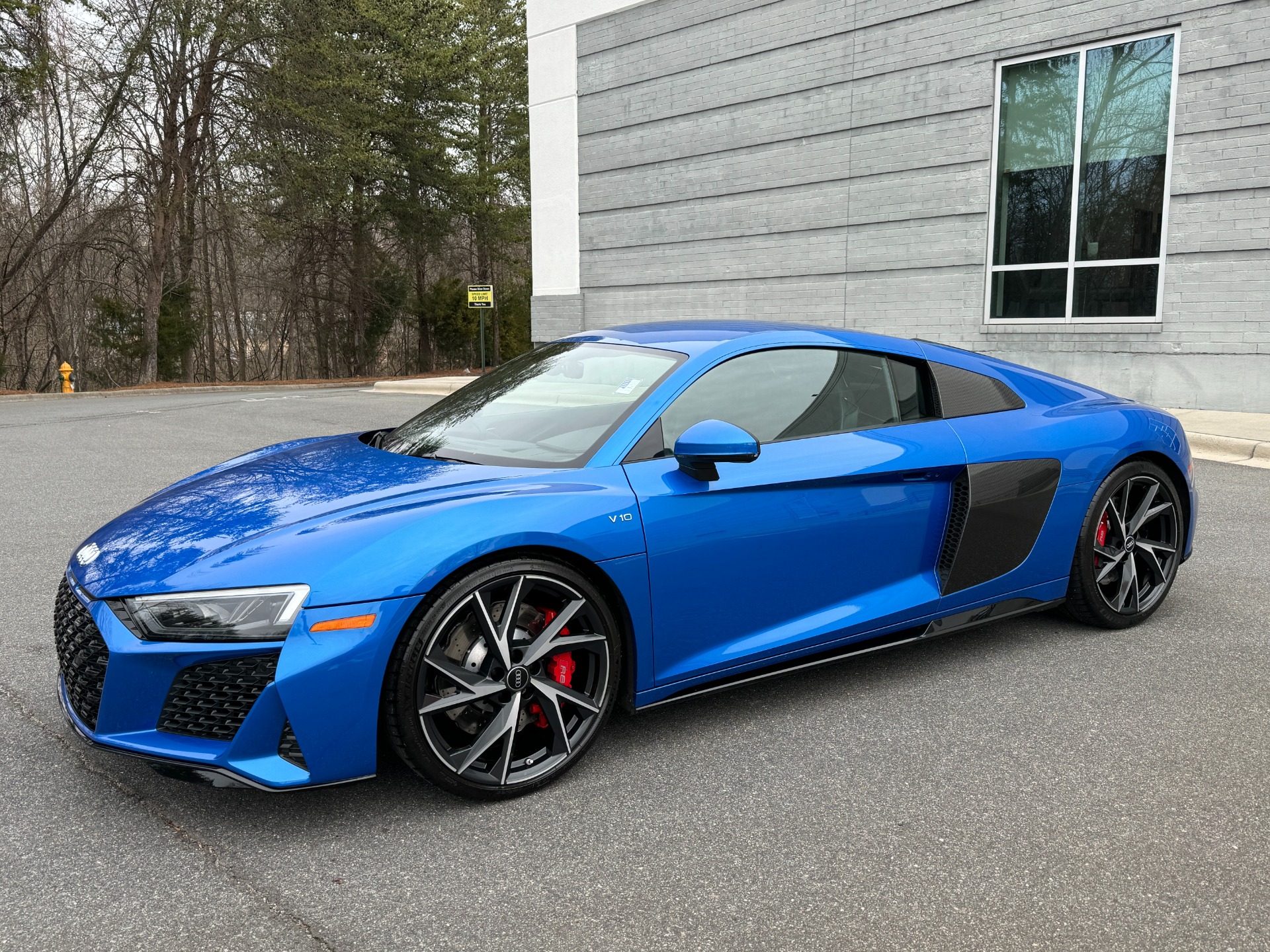 Used 2021 Audi R8 Coupe V10 CARBON EXTERIOR & INTERIOR PKG / PREMIUM PKG / for sale Sold at Formula Imports in Charlotte NC 28227 4