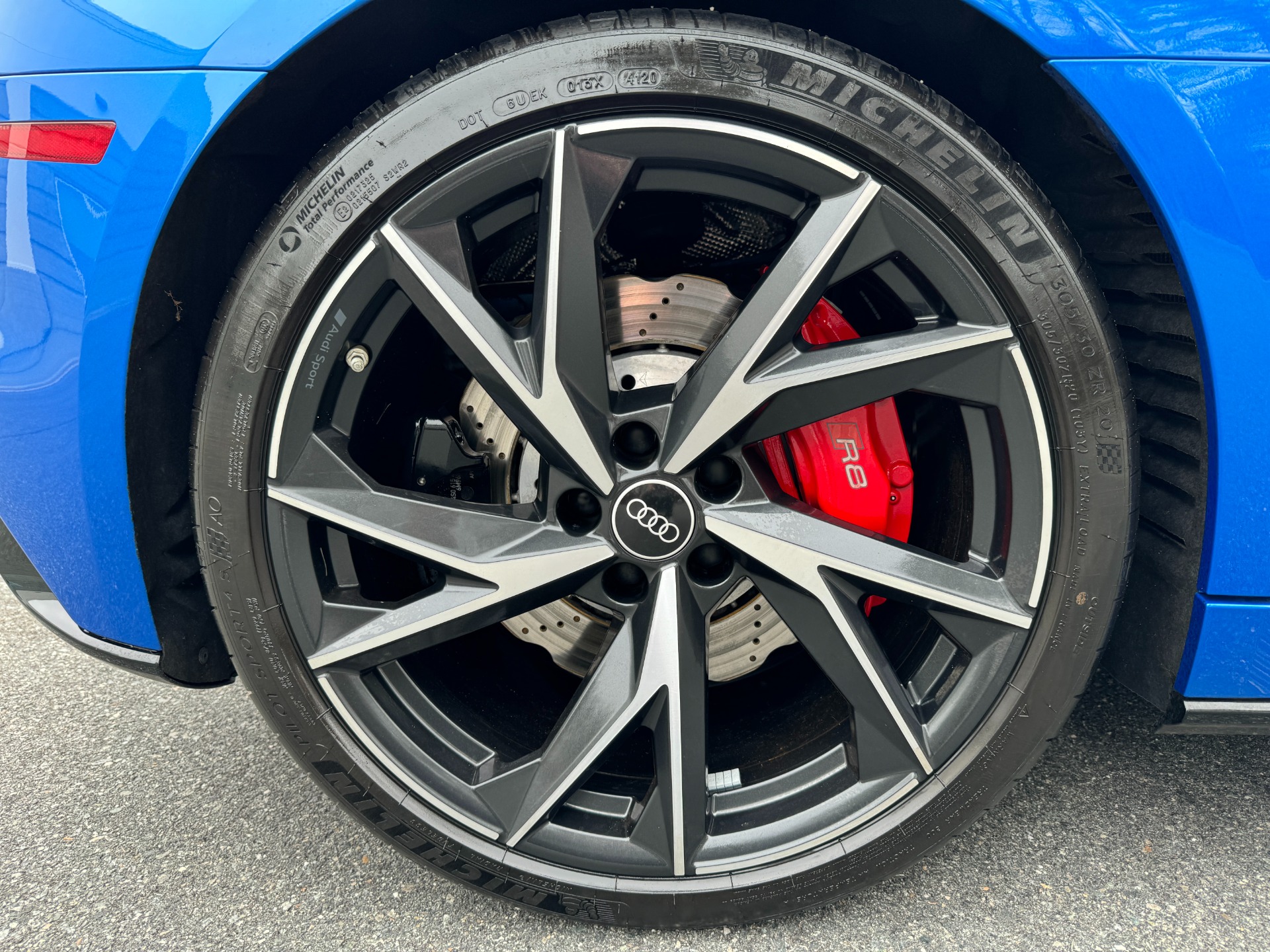 Used 2021 Audi R8 Coupe V10 CARBON EXTERIOR & INTERIOR PKG / PREMIUM PKG / for sale Sold at Formula Imports in Charlotte NC 28227 51