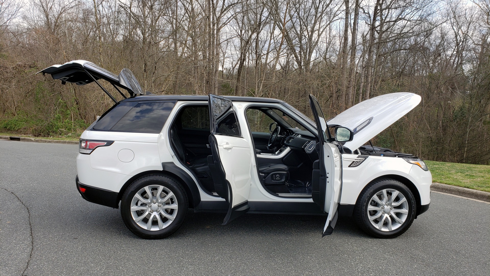 Used 2016 Land Rover RANGE ROVER SPORT V6 HSE 4WD / NAV / SUNROOF / MERIDIAN / REARVIEW for sale Sold at Formula Imports in Charlotte NC 28227 10