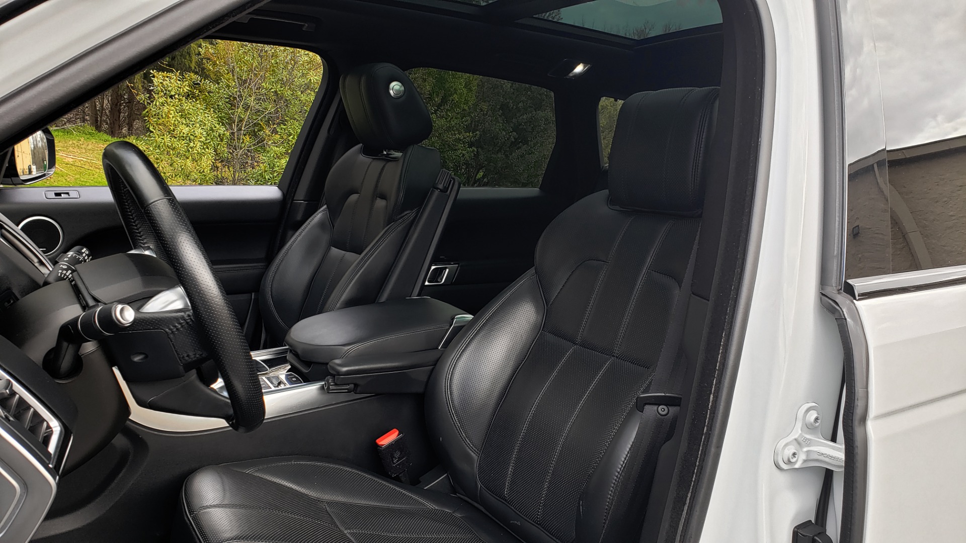 Used 2016 Land Rover RANGE ROVER SPORT V6 HSE 4WD / NAV / SUNROOF / MERIDIAN / REARVIEW for sale Sold at Formula Imports in Charlotte NC 28227 43