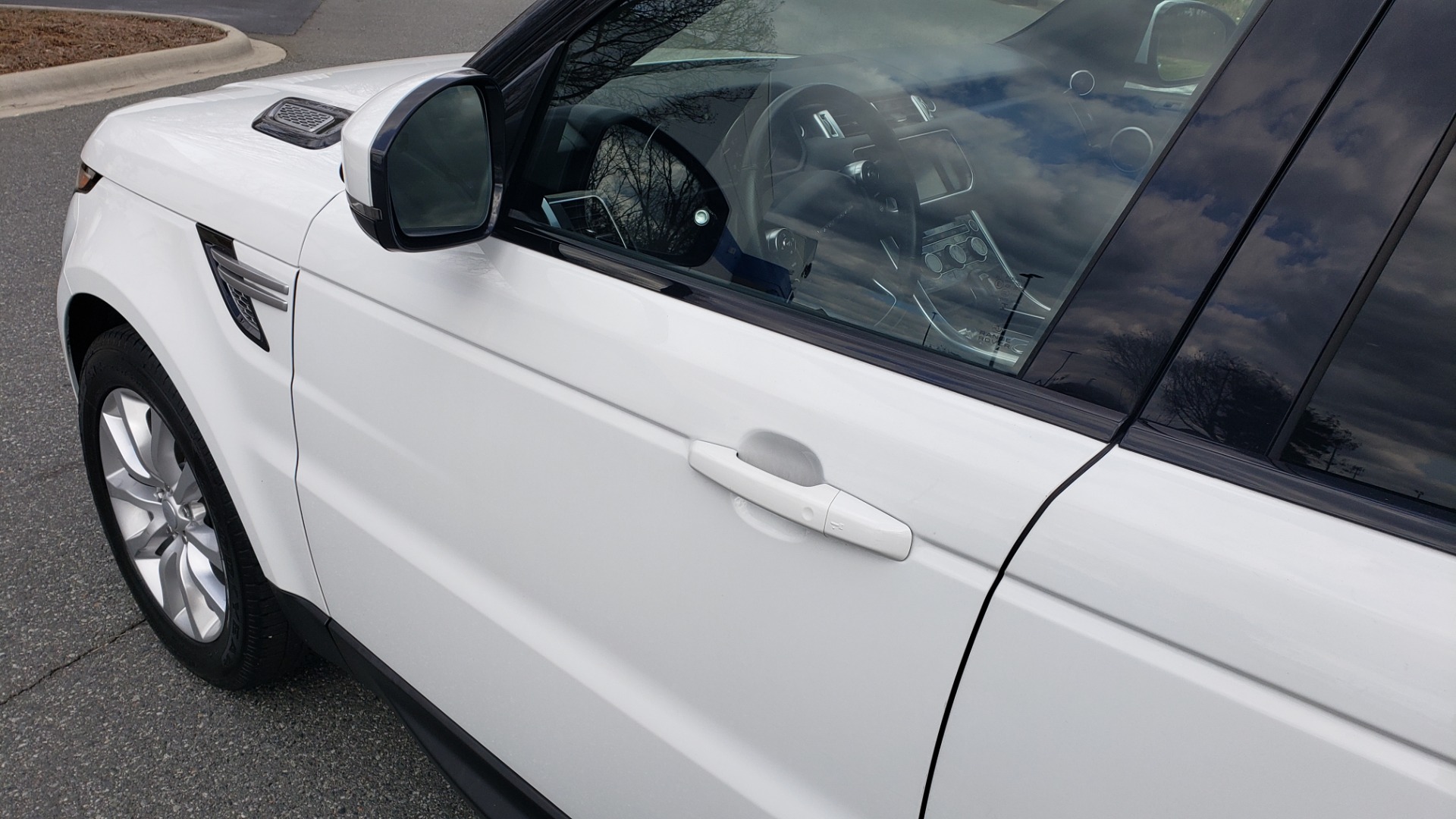 Used 2016 Land Rover RANGE ROVER SPORT V6 HSE 4WD / NAV / SUNROOF / MERIDIAN / REARVIEW for sale Sold at Formula Imports in Charlotte NC 28227 7