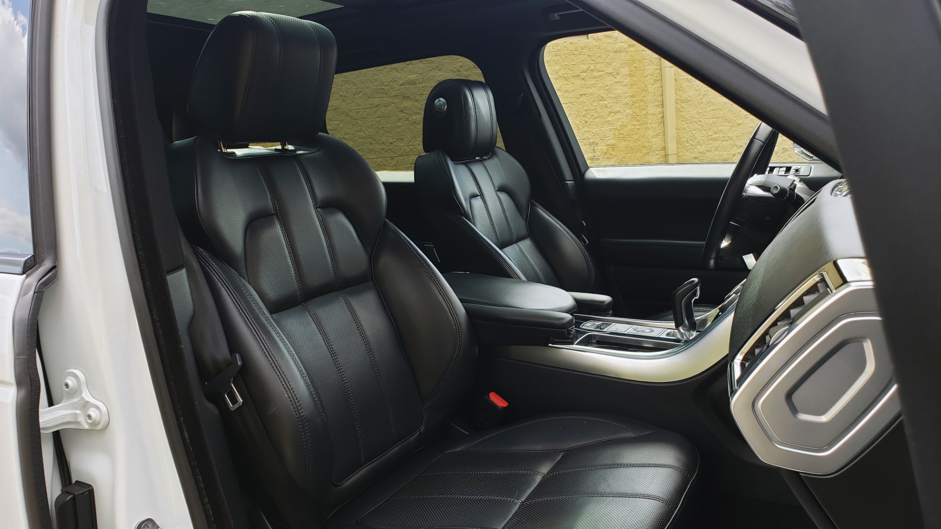 Used 2016 Land Rover RANGE ROVER SPORT V6 HSE 4WD / NAV / SUNROOF / MERIDIAN / REARVIEW for sale Sold at Formula Imports in Charlotte NC 28227 76