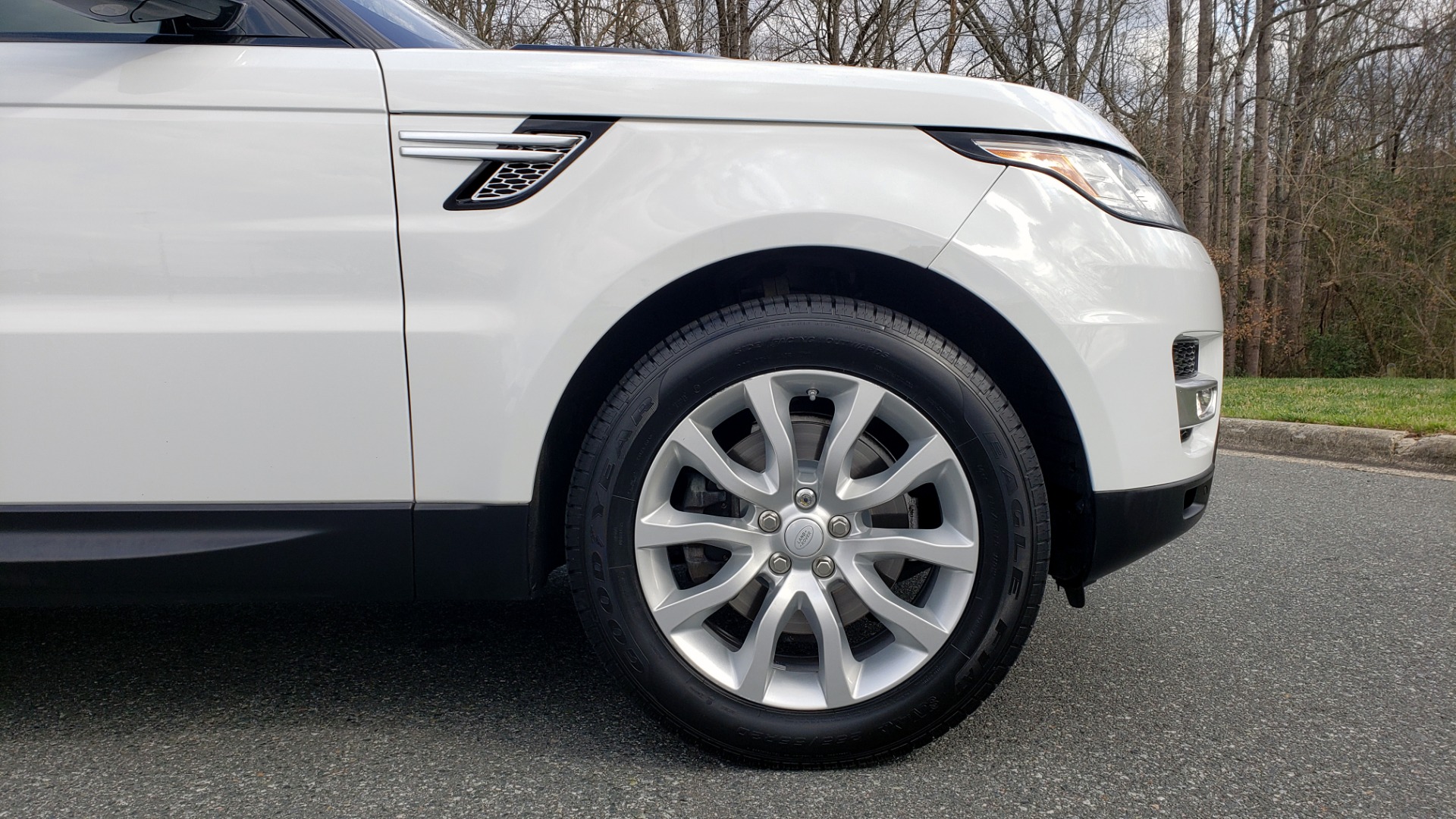 Used 2016 Land Rover RANGE ROVER SPORT V6 HSE 4WD / NAV / SUNROOF / MERIDIAN / REARVIEW for sale Sold at Formula Imports in Charlotte NC 28227 90
