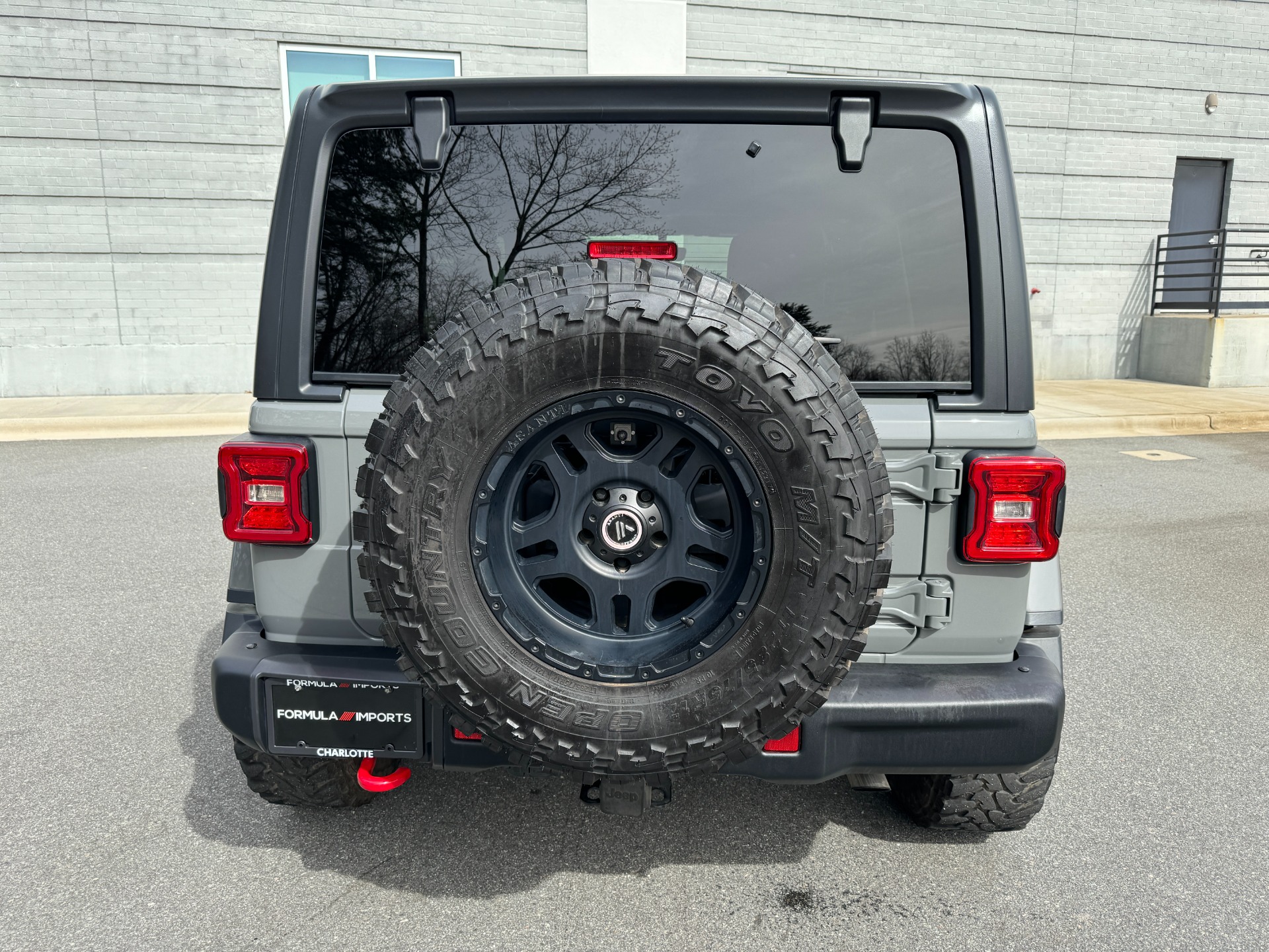 Used 2018 Jeep Wrangler Unlimited Rubicon EXTENDED LEATHER PKG / TOW PKG / LIGHTING PKG / OFFROAD WHEELS & TIRES for sale Sold at Formula Imports in Charlotte NC 28227 10