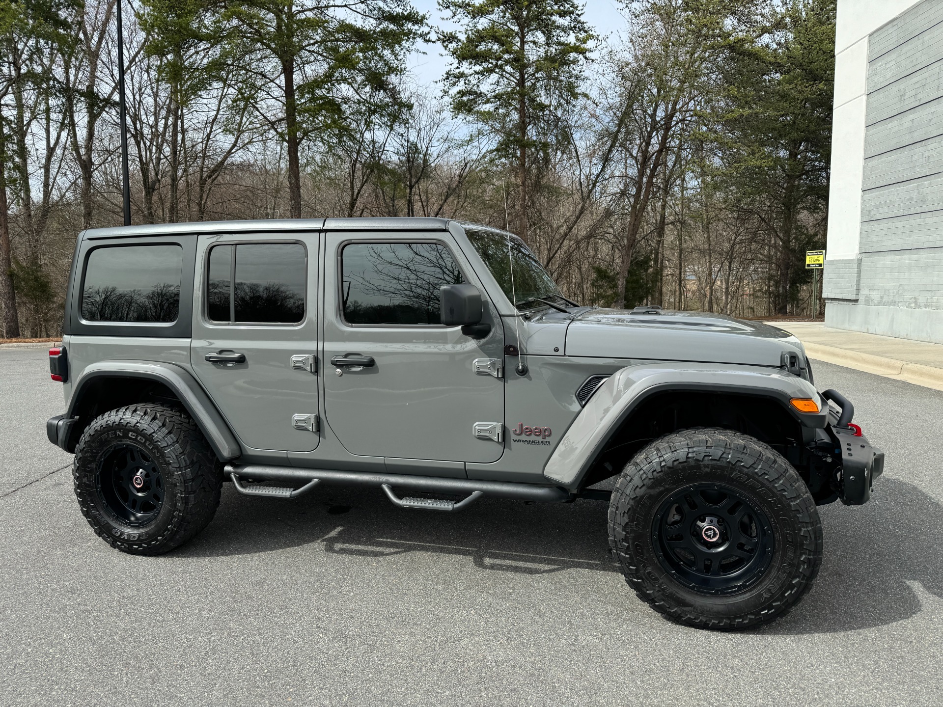 Used 2018 Jeep Wrangler Unlimited Rubicon EXTENDED LEATHER PKG / TOW PKG / LIGHTING PKG / OFFROAD WHEELS & TIRES for sale Sold at Formula Imports in Charlotte NC 28227 15