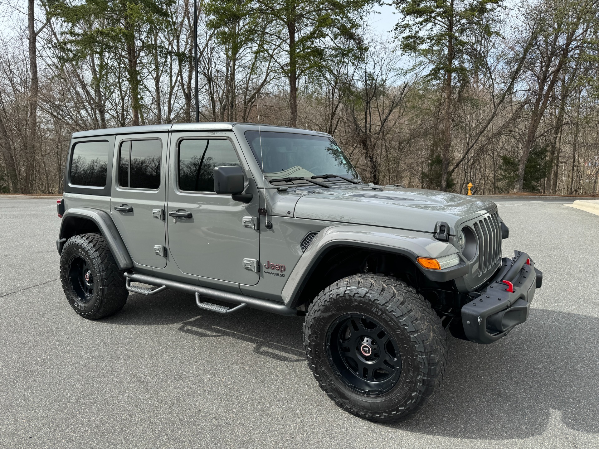 Used 2018 Jeep Wrangler Unlimited Rubicon EXTENDED LEATHER PKG / TOW PKG / LIGHTING PKG / OFFROAD WHEELS & TIRES for sale Sold at Formula Imports in Charlotte NC 28227 16