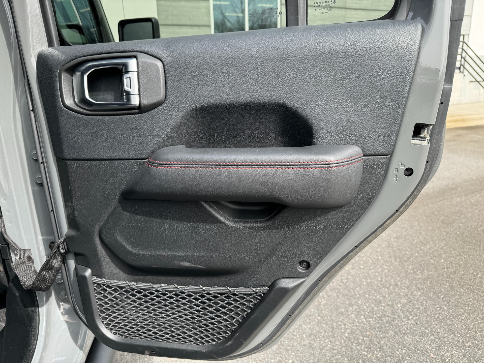 Used 2018 Jeep Wrangler Unlimited Rubicon EXTENDED LEATHER PKG / TOW PKG / LIGHTING PKG / OFFROAD WHEELS & TIRES for sale Sold at Formula Imports in Charlotte NC 28227 46