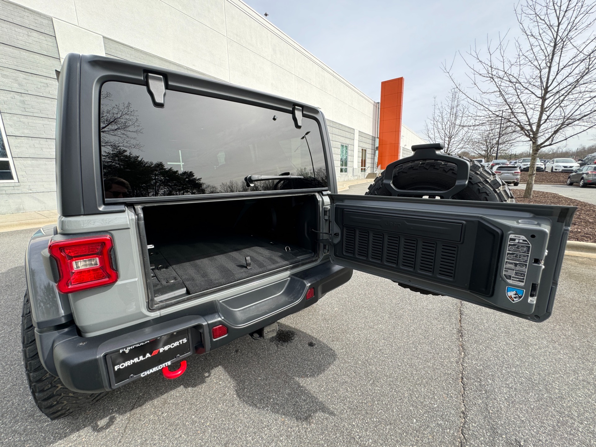 Used 2018 Jeep Wrangler Unlimited Rubicon EXTENDED LEATHER PKG / TOW PKG / LIGHTING PKG / OFFROAD WHEELS & TIRES for sale Sold at Formula Imports in Charlotte NC 28227 49