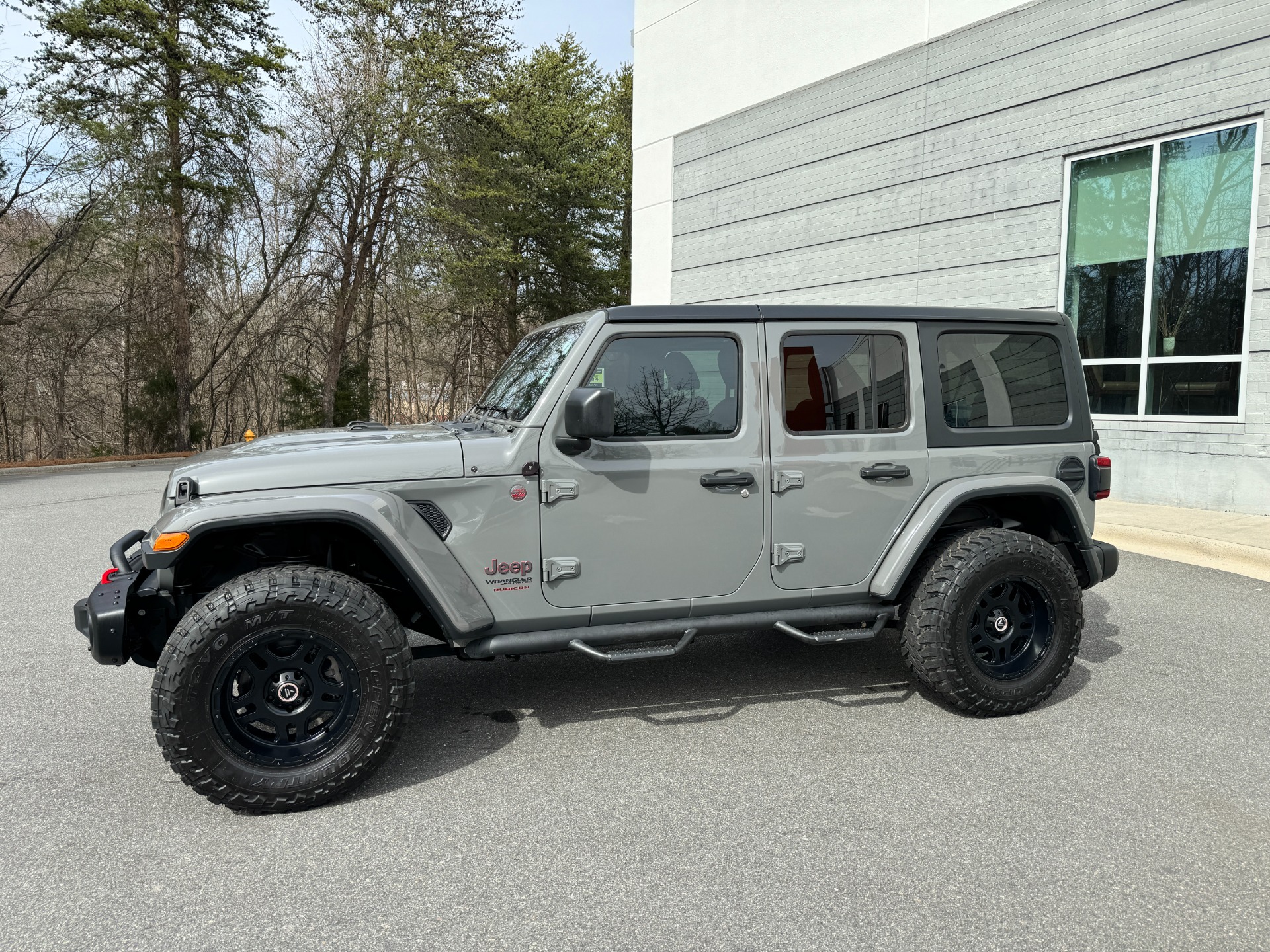 Used 2018 Jeep Wrangler Unlimited Rubicon EXTENDED LEATHER PKG / TOW PKG / LIGHTING PKG / OFFROAD WHEELS & TIRES for sale Sold at Formula Imports in Charlotte NC 28227 5