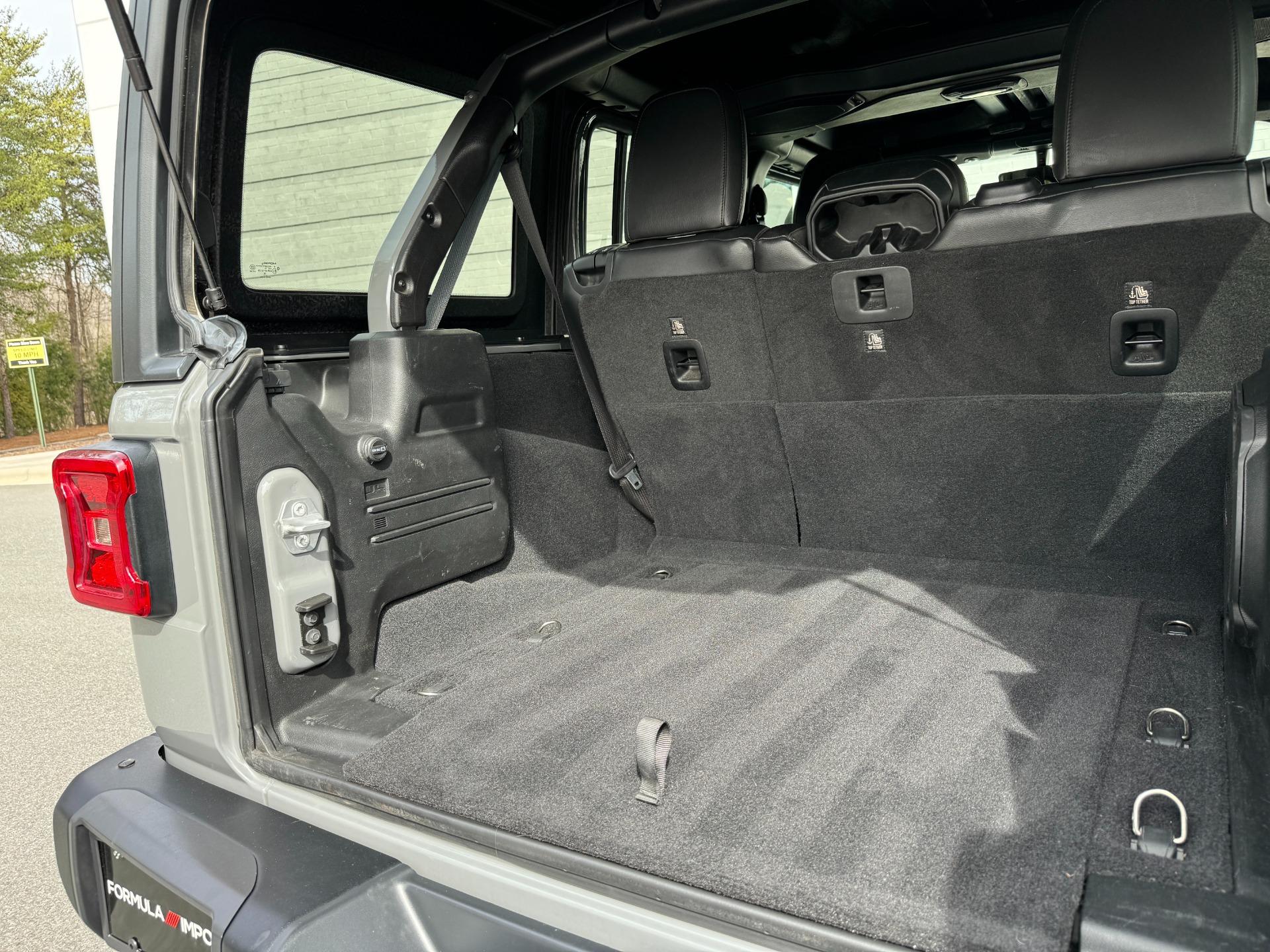 Used 2018 Jeep Wrangler Unlimited Rubicon EXTENDED LEATHER PKG / TOW PKG / LIGHTING PKG / OFFROAD WHEELS & TIRES for sale Sold at Formula Imports in Charlotte NC 28227 52