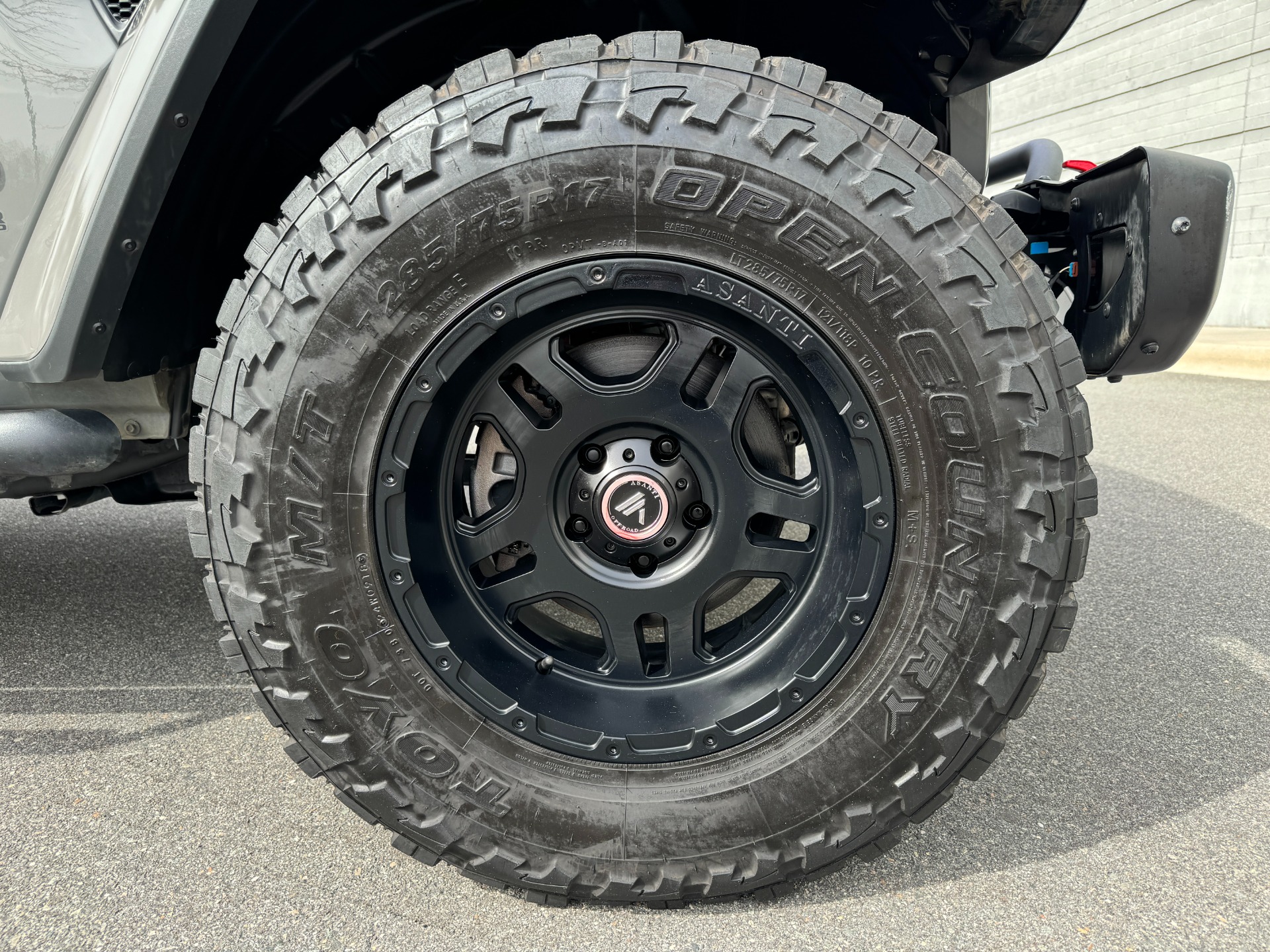 Used 2018 Jeep Wrangler Unlimited Rubicon EXTENDED LEATHER PKG / TOW PKG / LIGHTING PKG / OFFROAD WHEELS & TIRES for sale Sold at Formula Imports in Charlotte NC 28227 56