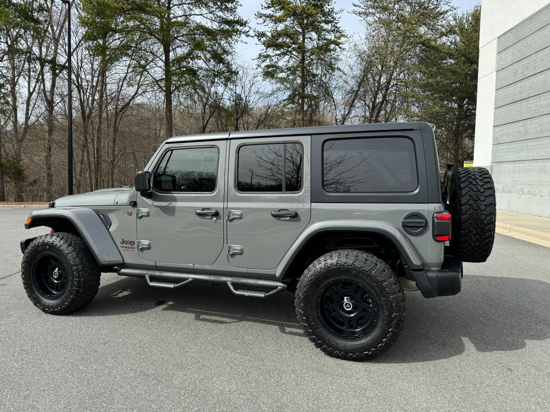 Used 2018 Jeep Wrangler Unlimited Rubicon EXTENDED LEATHER PKG / TOW PKG / LIGHTING PKG / OFFROAD WHEELS & TIRES for sale Sold at Formula Imports in Charlotte NC 28227 7