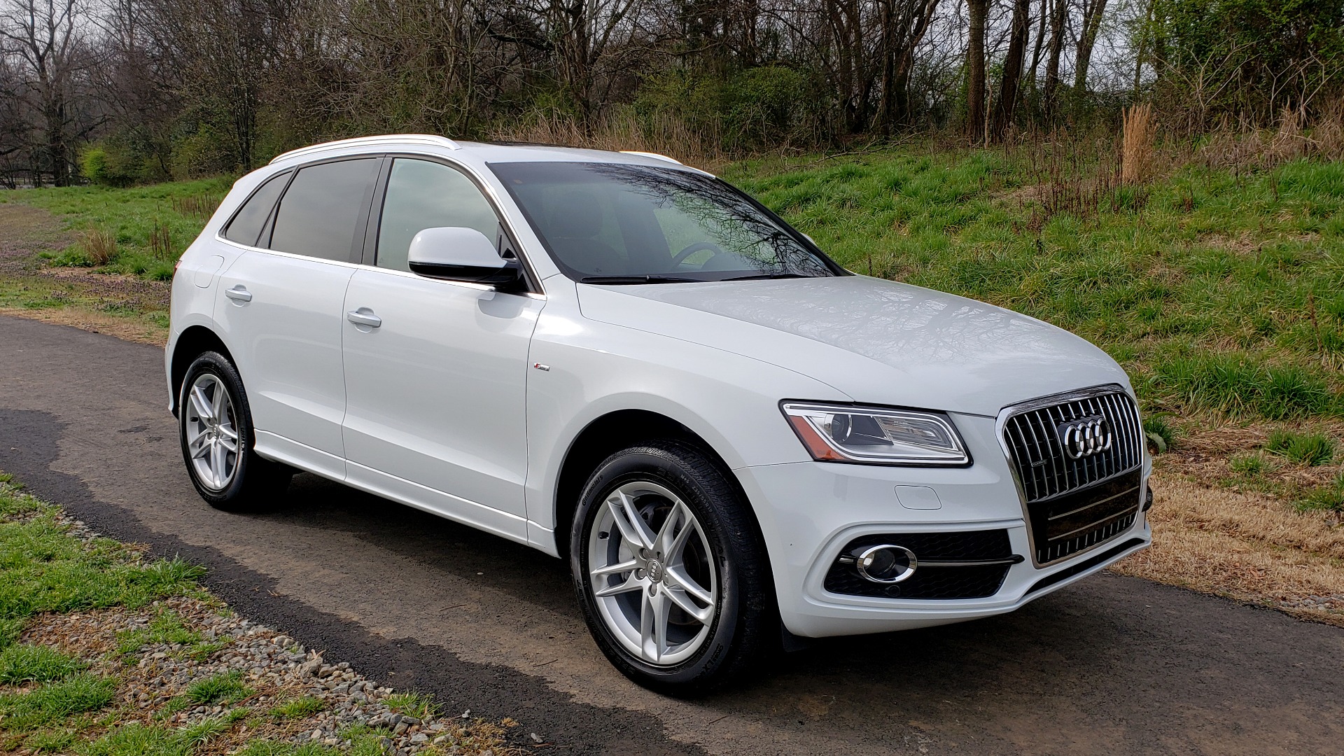Used 2017 Audi Q5 PREMIUM PLUS / TECH / NAV / SUNROOF / REARVIEW for sale Sold at Formula Imports in Charlotte NC 28227 4