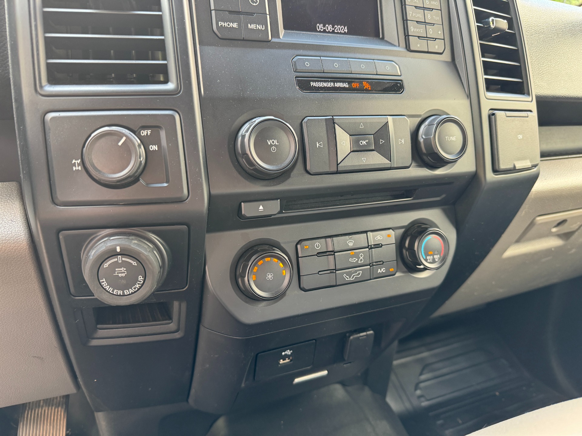 Used 2017 Ford F-150 XL for sale Sold at Formula Imports in Charlotte NC 28227 27