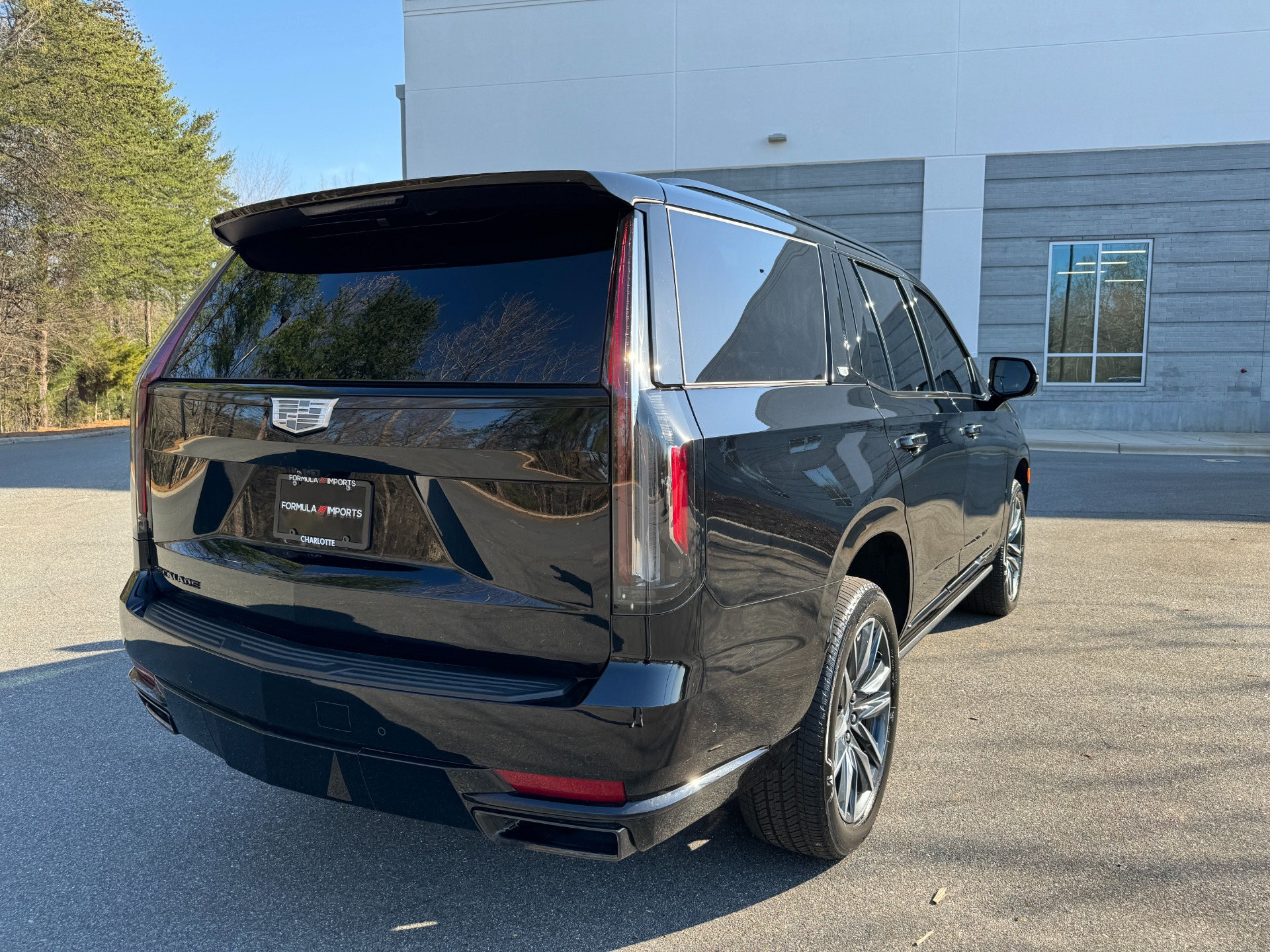 Used 2023 Cadillac Escalade 4WD Sport Platinum BREMBO BRAKES / PLATINUM EDITION / CONSOLE REFRIGERATOR for sale Sold at Formula Imports in Charlotte NC 28227 11