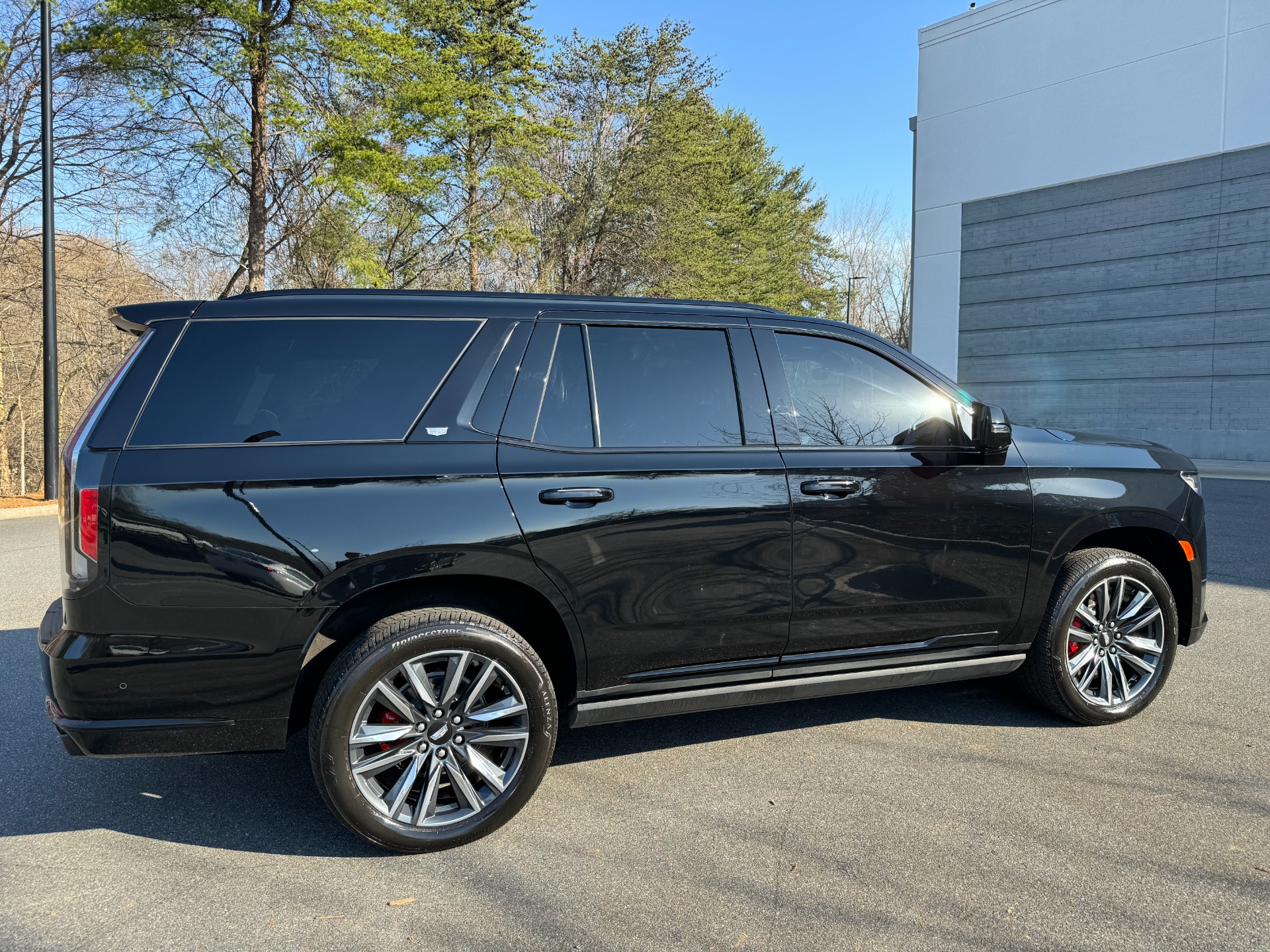 Used 2023 Cadillac Escalade 4WD Sport Platinum BREMBO BRAKES / PLATINUM EDITION / CONSOLE REFRIGERATOR for sale Sold at Formula Imports in Charlotte NC 28227 13