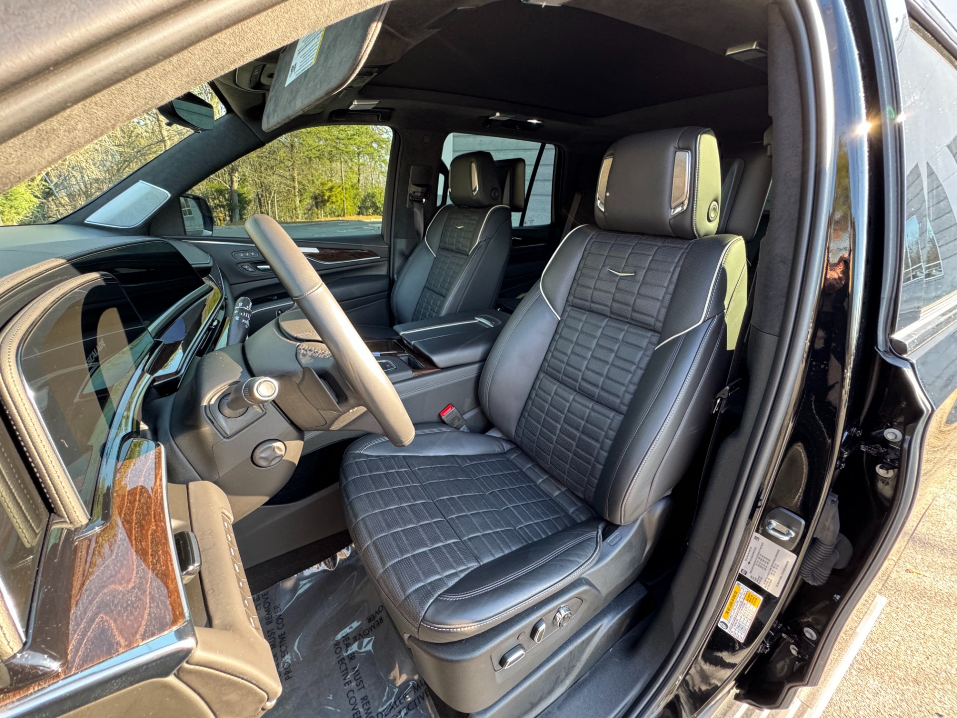 Used 2023 Cadillac Escalade 4WD Sport Platinum BREMBO BRAKES / PLATINUM EDITION / CONSOLE REFRIGERATOR for sale Sold at Formula Imports in Charlotte NC 28227 25