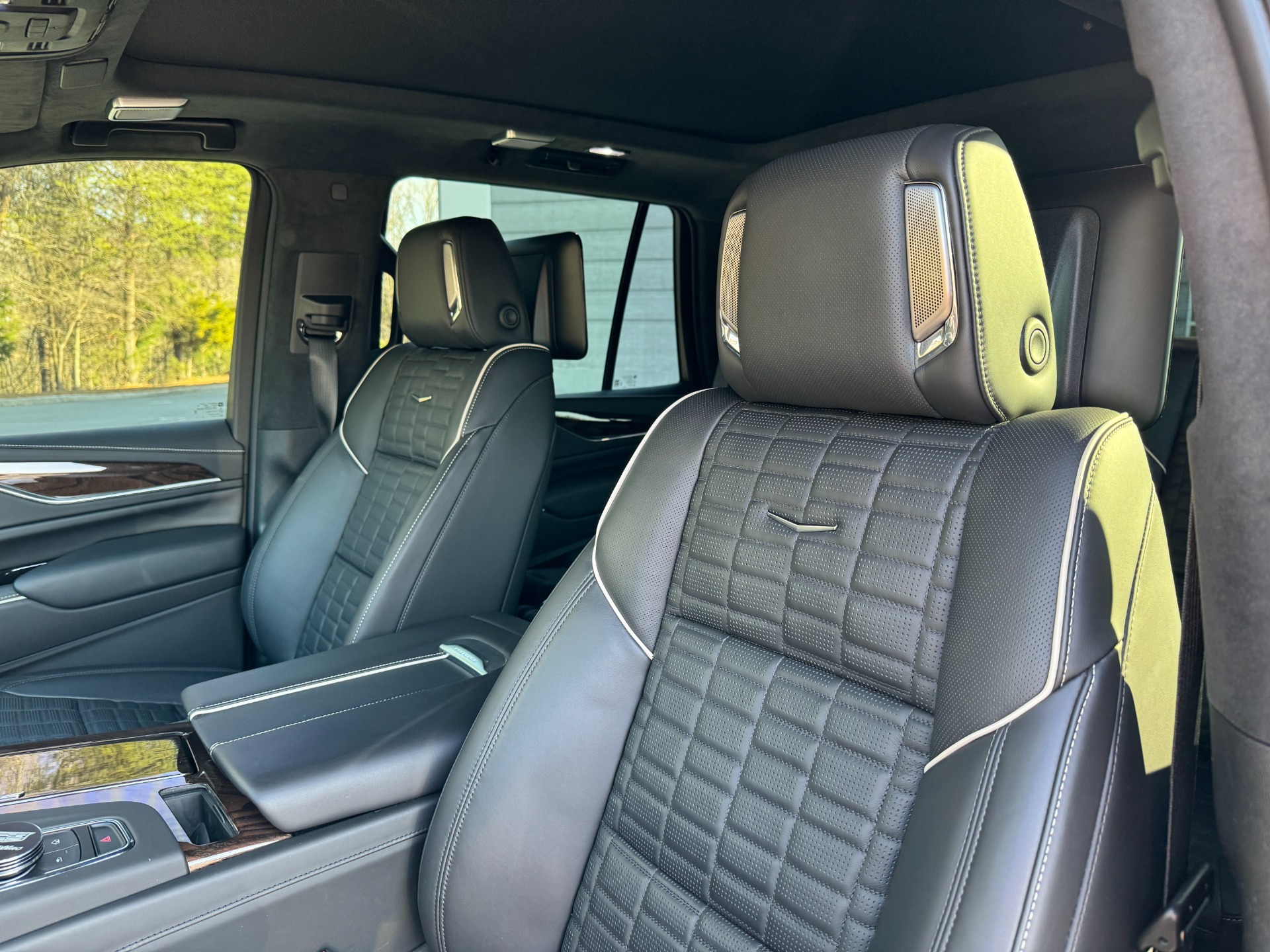 Used 2023 Cadillac Escalade 4WD Sport Platinum BREMBO BRAKES / PLATINUM EDITION / CONSOLE REFRIGERATOR for sale Sold at Formula Imports in Charlotte NC 28227 26