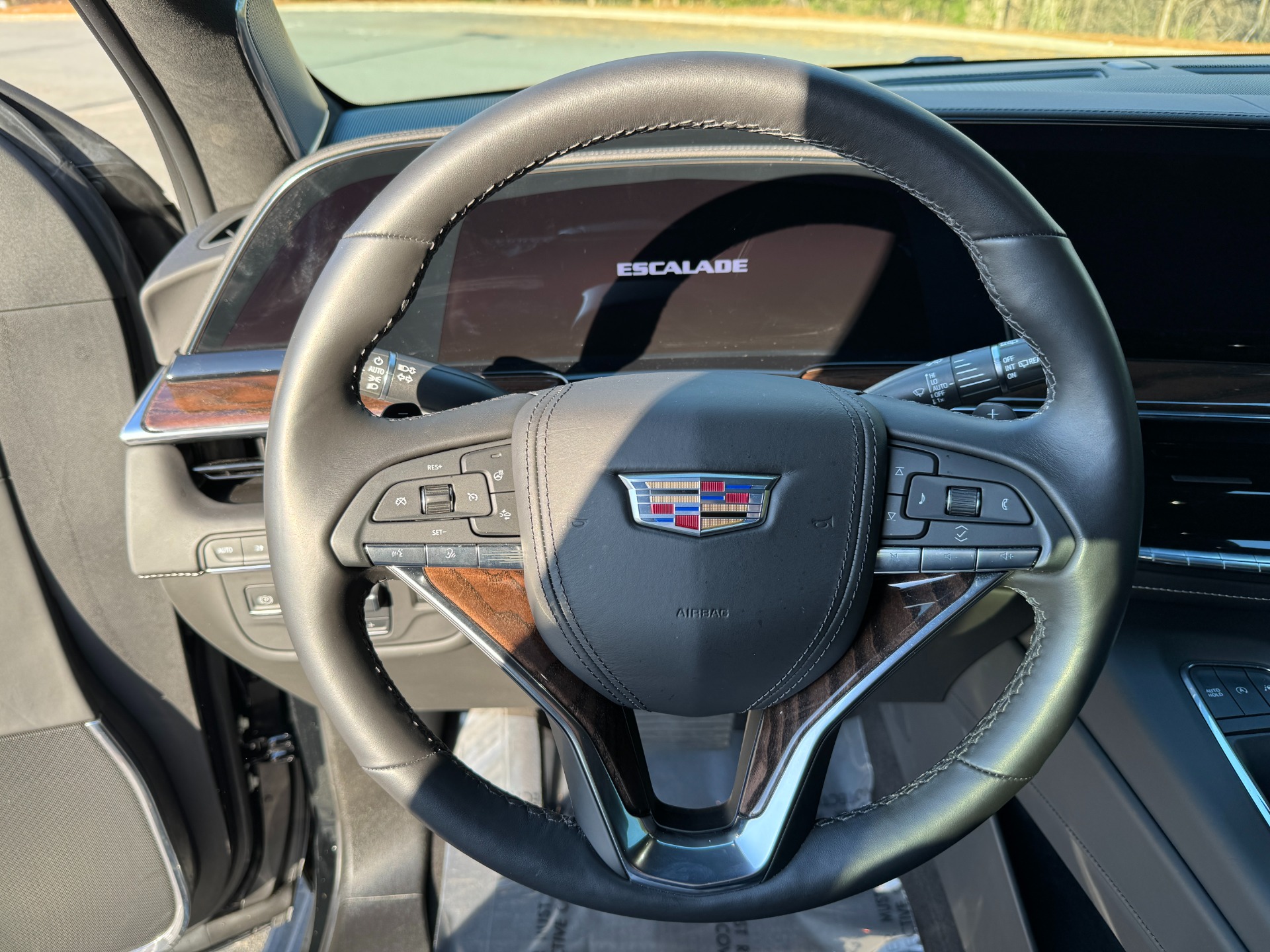 Used 2023 Cadillac Escalade 4WD Sport Platinum BREMBO BRAKES / PLATINUM EDITION / CONSOLE REFRIGERATOR for sale Sold at Formula Imports in Charlotte NC 28227 30