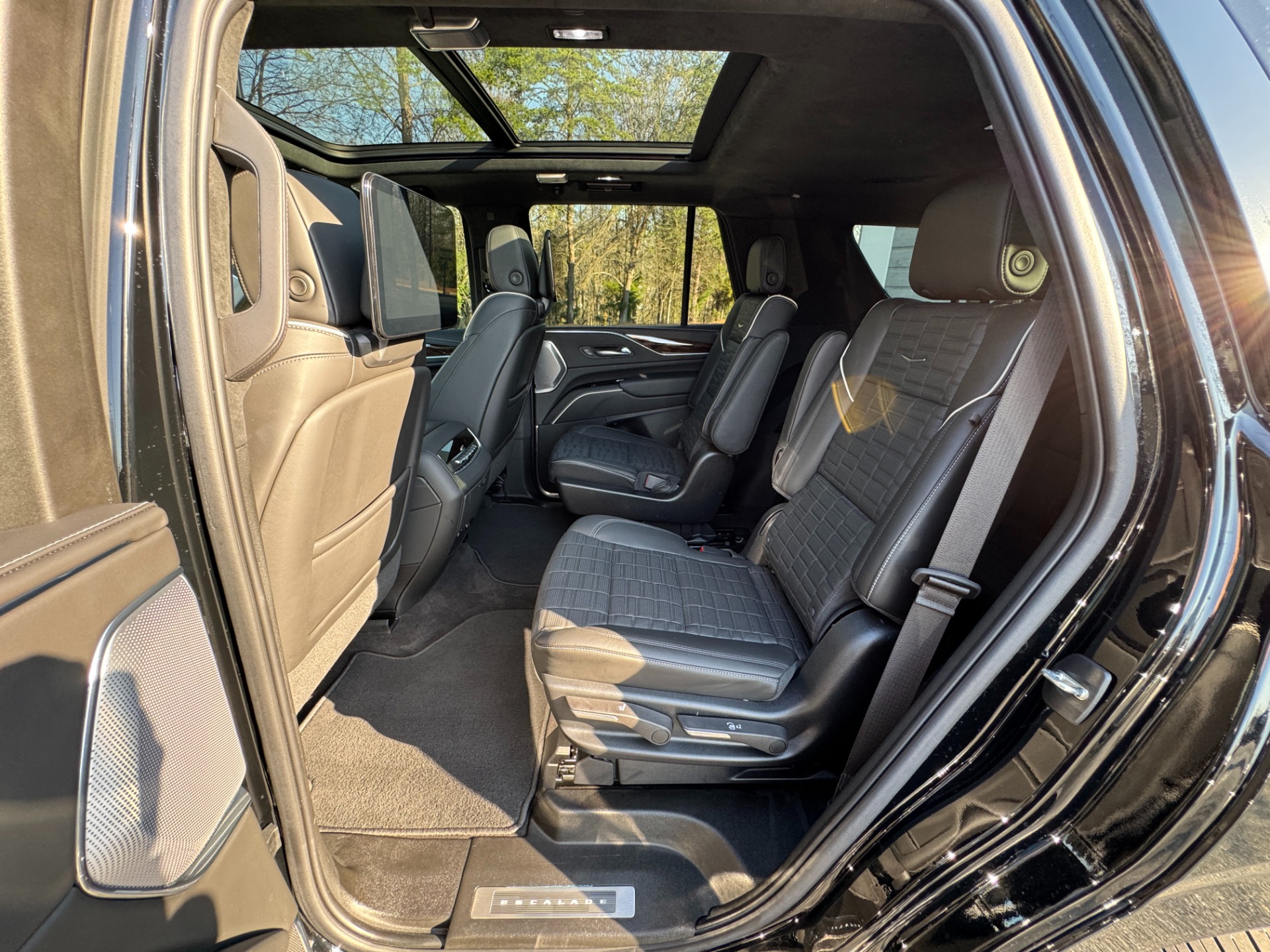 Used 2023 Cadillac Escalade 4WD Sport Platinum BREMBO BRAKES / PLATINUM EDITION / CONSOLE REFRIGERATOR for sale Sold at Formula Imports in Charlotte NC 28227 43