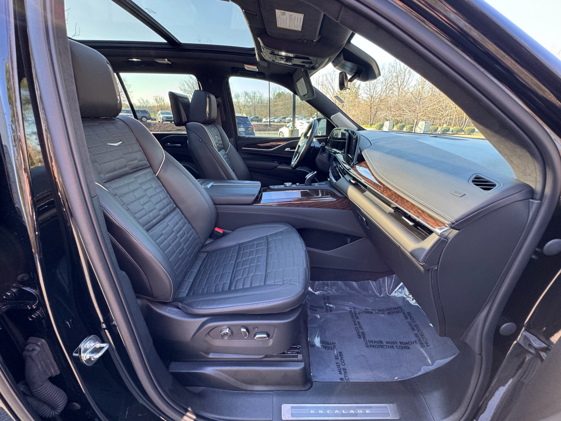 Used 2023 Cadillac Escalade 4WD Sport Platinum BREMBO BRAKES / PLATINUM EDITION / CONSOLE REFRIGERATOR for sale Sold at Formula Imports in Charlotte NC 28227 52