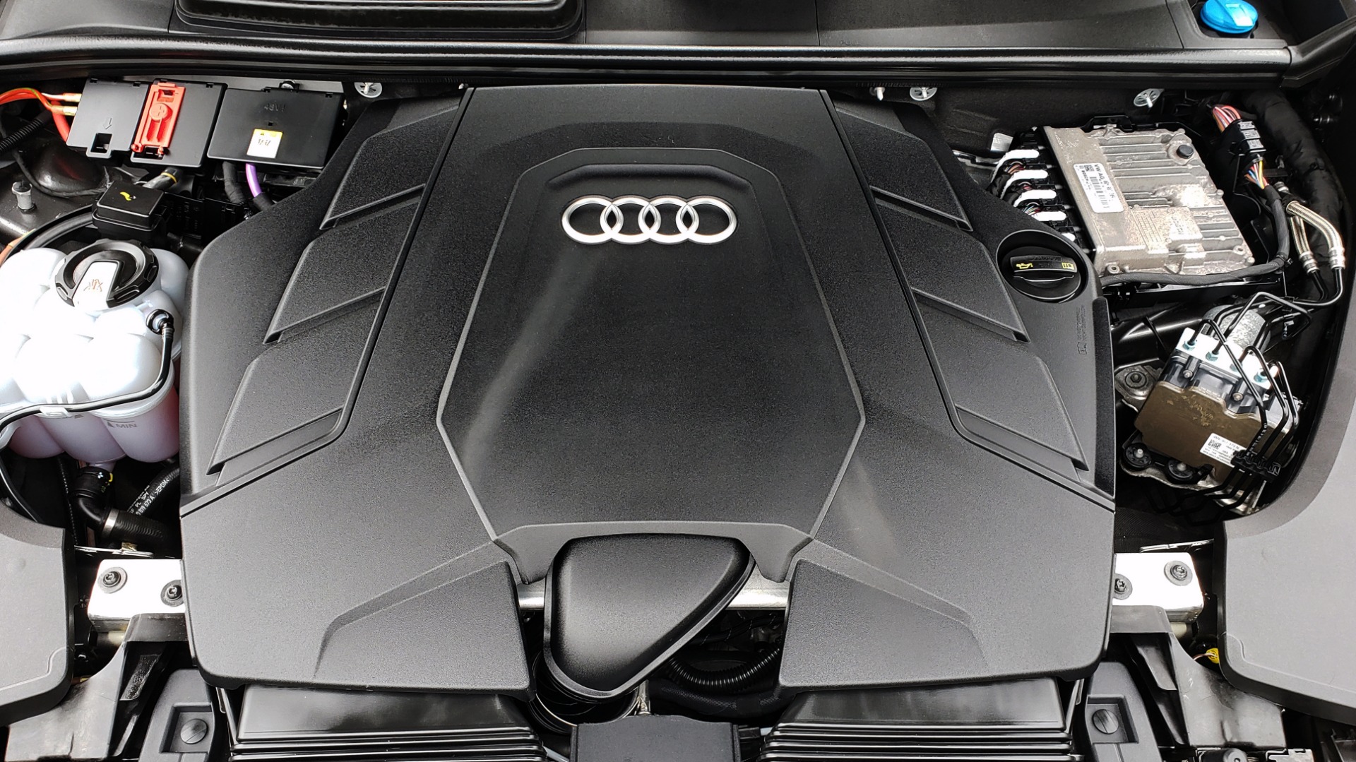 Used 2019 Audi Q8 PRESTIGE 3.0 / NAV / SUNROOF / BO SND / COLD WTHR / REARVIEW for sale Sold at Formula Imports in Charlotte NC 28227 11