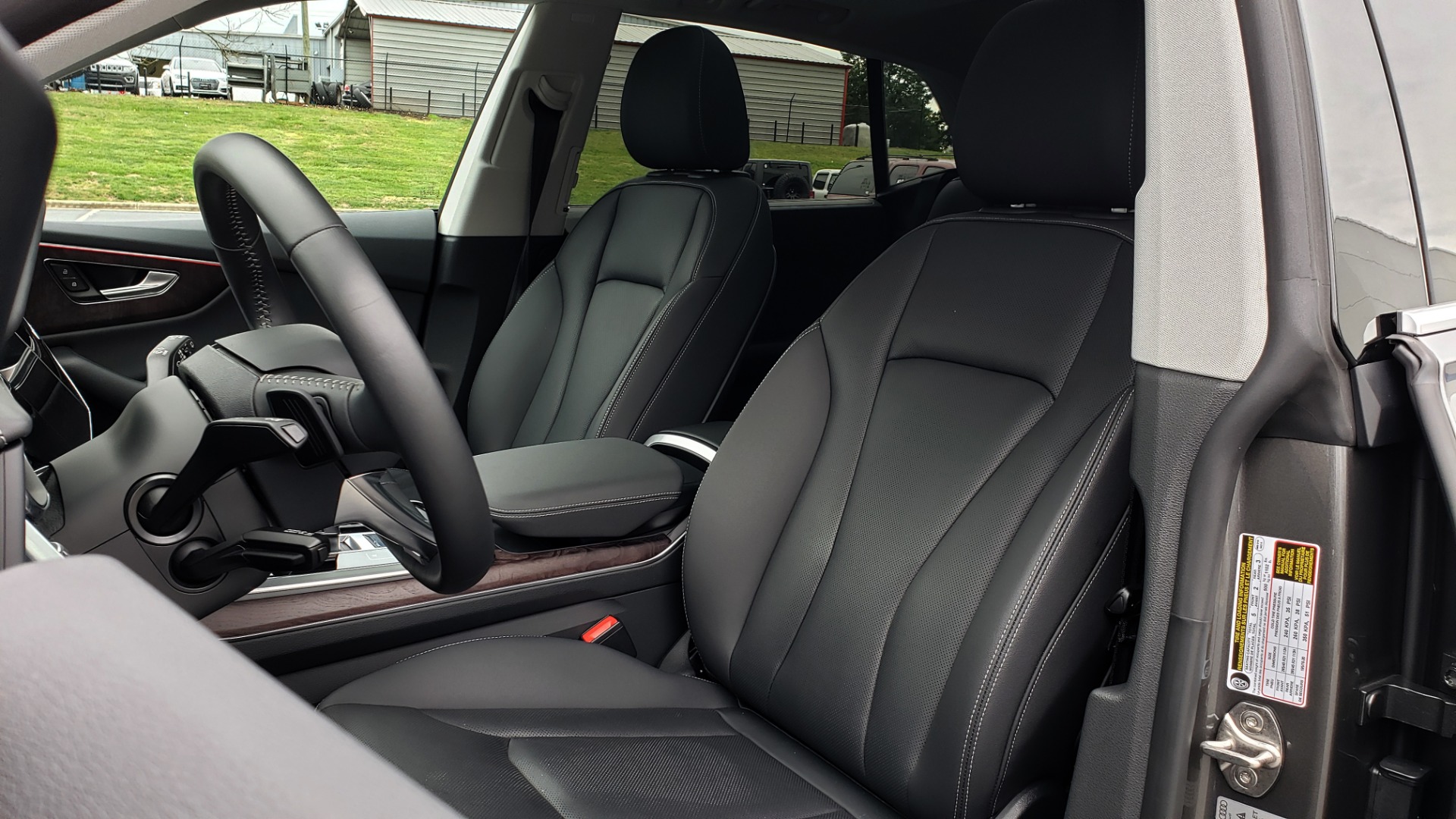 Used 2019 Audi Q8 PRESTIGE 3.0 / NAV / SUNROOF / BO SND / COLD WTHR / REARVIEW for sale Sold at Formula Imports in Charlotte NC 28227 36
