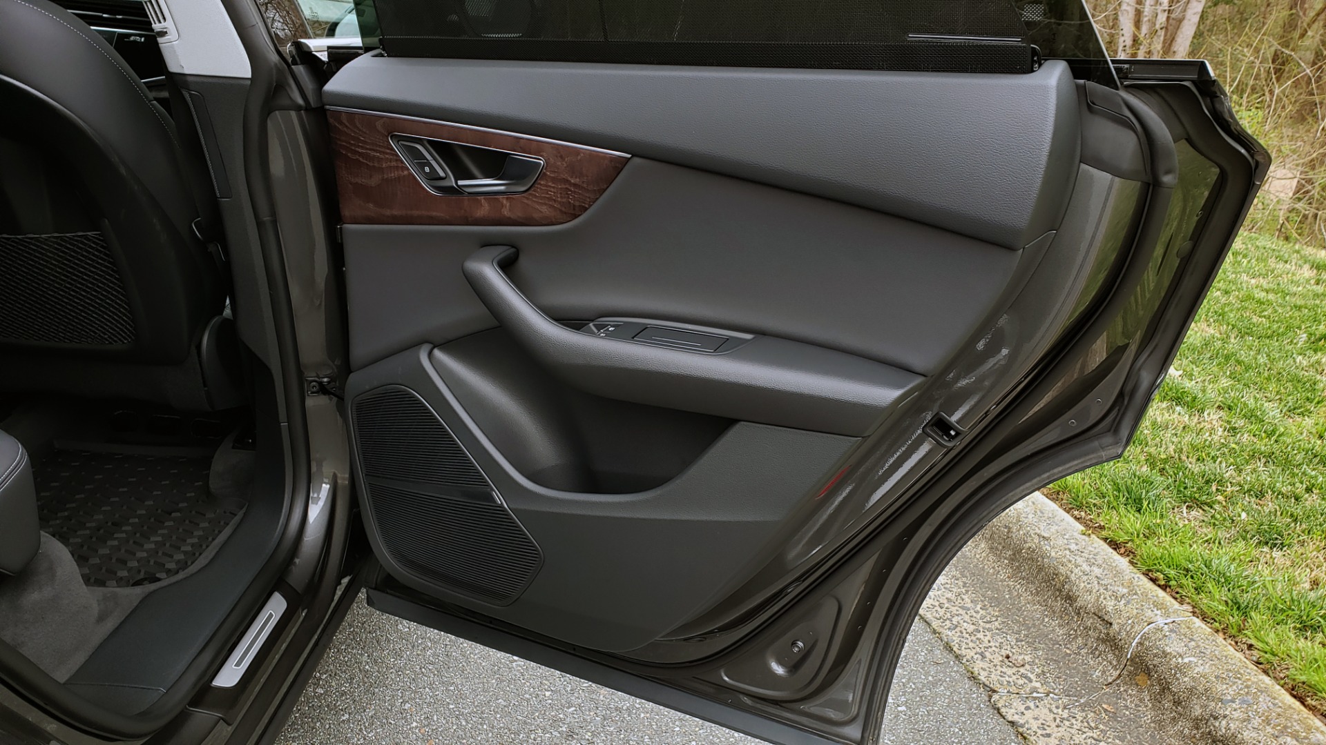 Used 2019 Audi Q8 PRESTIGE 3.0 / NAV / SUNROOF / BO SND / COLD WTHR / REARVIEW for sale Sold at Formula Imports in Charlotte NC 28227 76