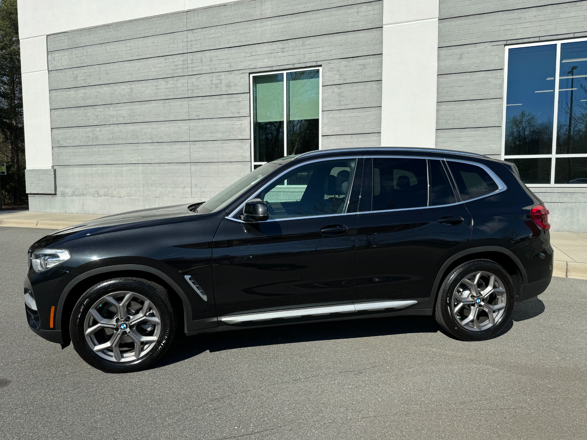 Used 2021 BMW X3 xDrive30i PREMIUM PACKAGE / PANORAMIC MOONROOF / APPLE CARPLAY for sale Sold at Formula Imports in Charlotte NC 28227 5