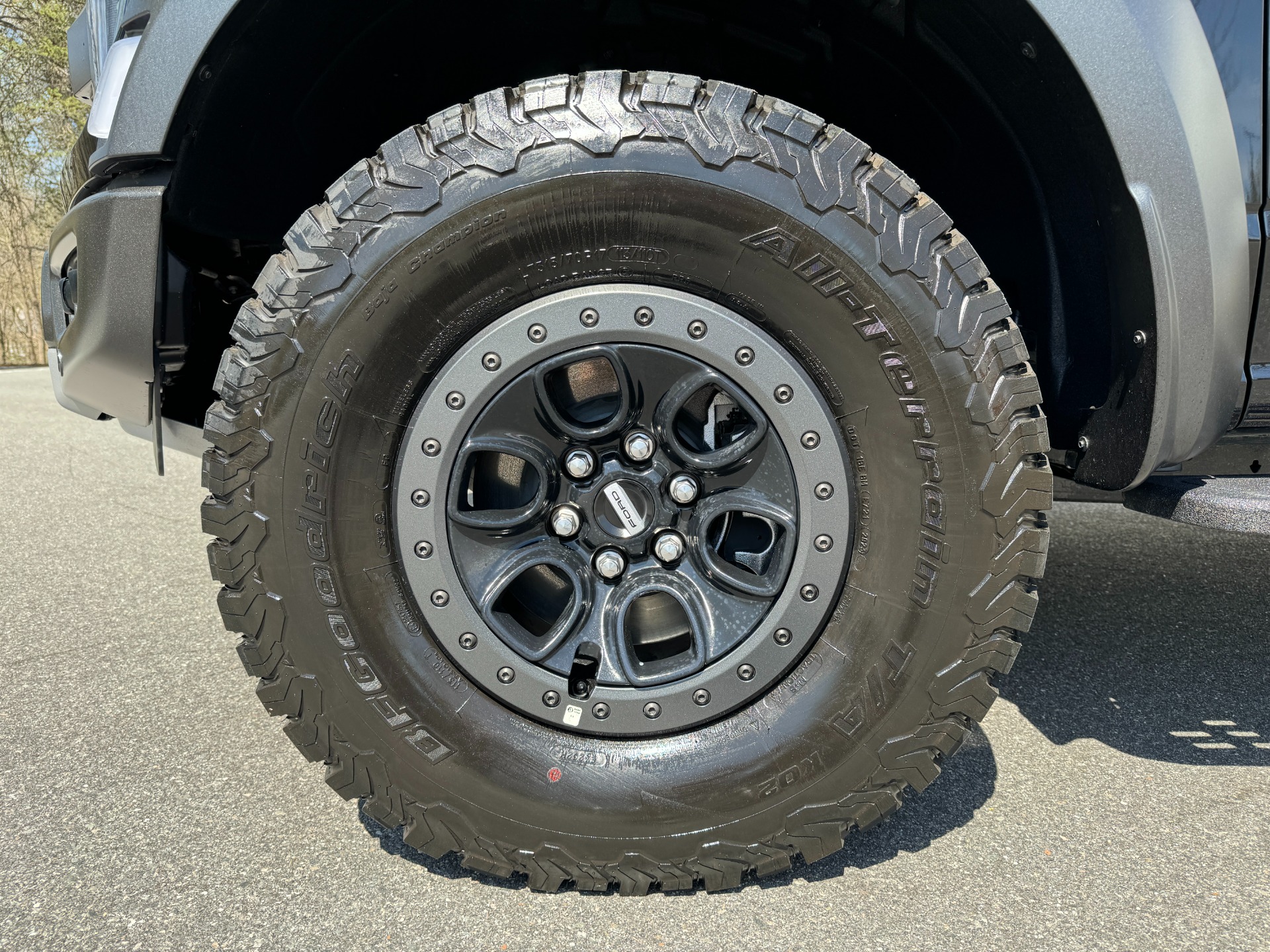 Used 2023 Ford F-150 Raptor MOONROOF / CARBON FIBER PKG / RAPTOR EXTERIOR PKG / FORGED WHEELS for sale Sold at Formula Imports in Charlotte NC 28227 59