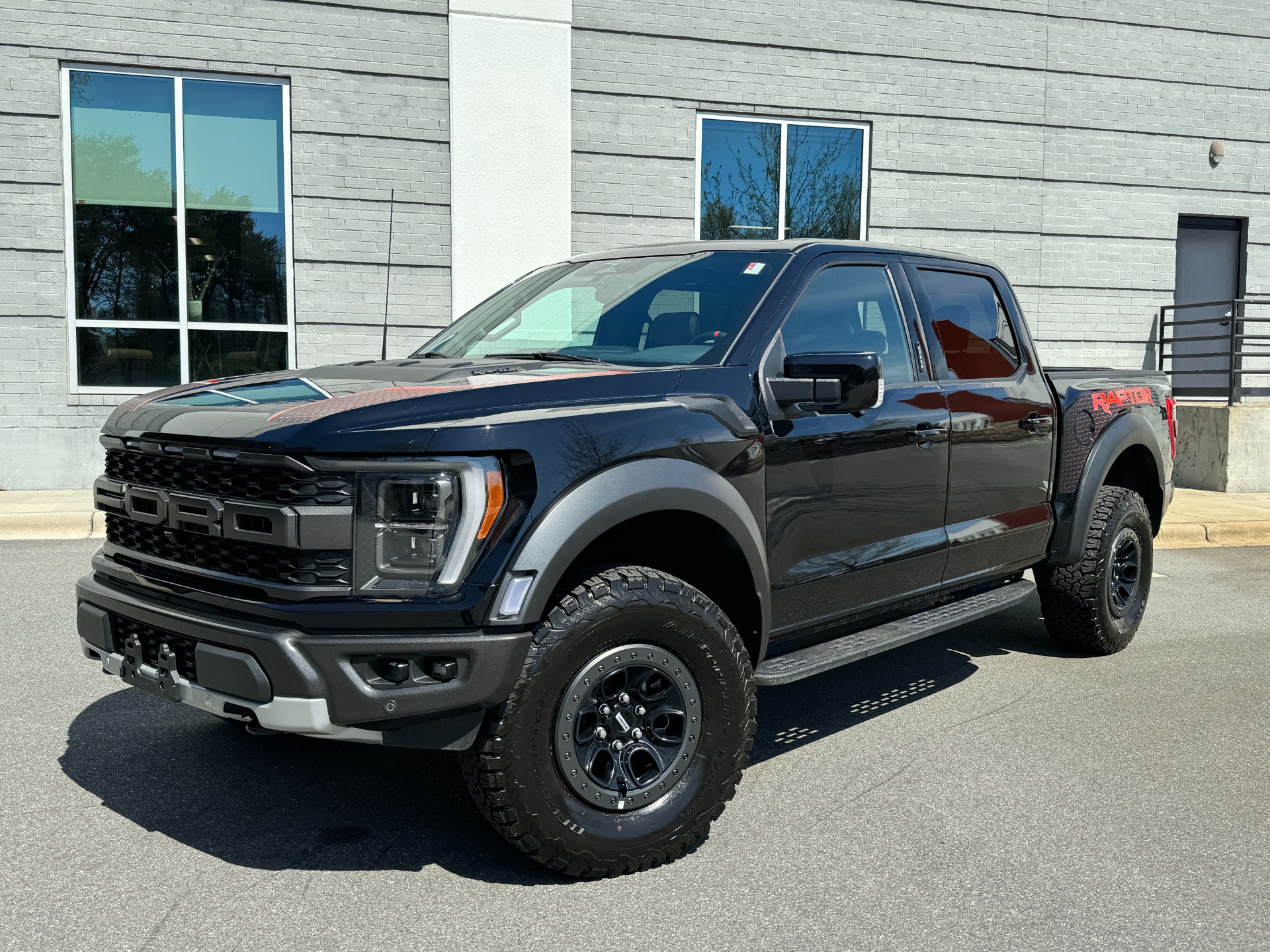 Used 2023 Ford F-150 Raptor MOONROOF / CARBON FIBER PKG / RAPTOR EXTERIOR PKG / FORGED WHEELS for sale Sold at Formula Imports in Charlotte NC 28227 1