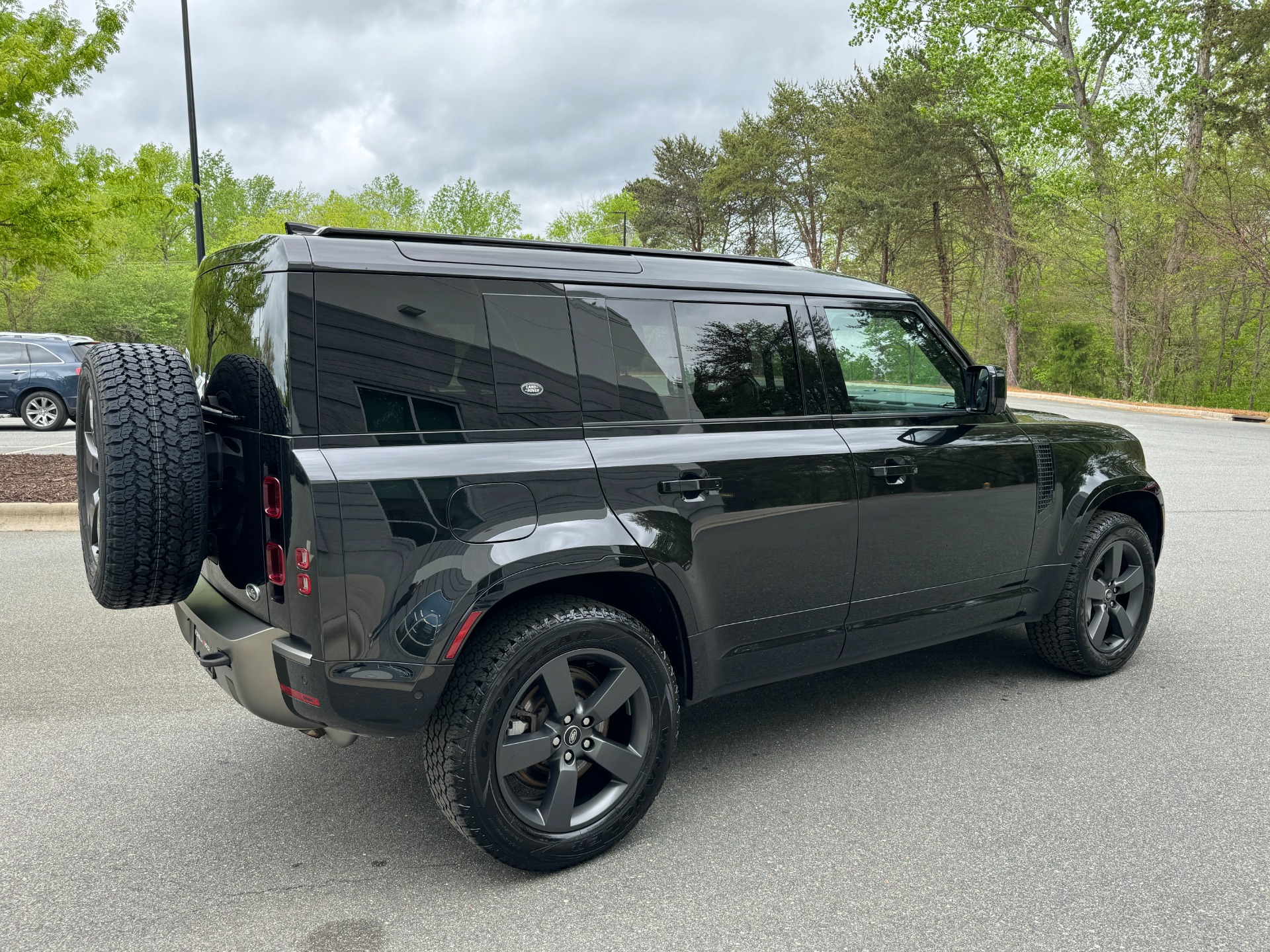 Used 2022 Land Rover Defender X-Dynamic SE 20 WHEELS / OFF-ROAD TIRES / COLD CLIMATE PKG for sale Sold at Formula Imports in Charlotte NC 28227 15
