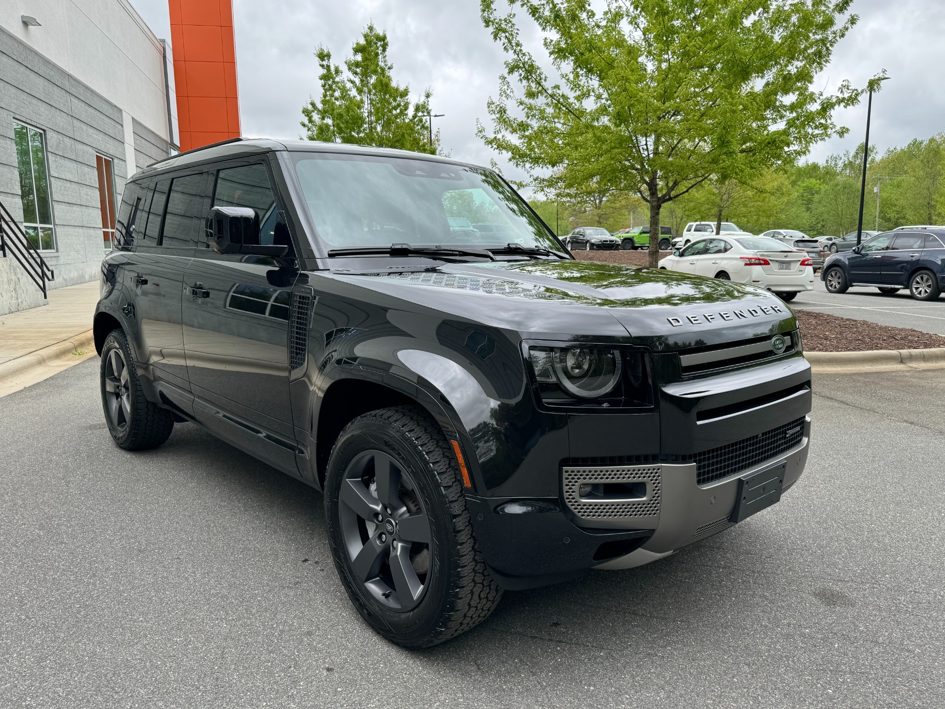 Used 2022 Land Rover Defender X-Dynamic SE 20 WHEELS / OFF-ROAD TIRES / COLD CLIMATE PKG for sale Sold at Formula Imports in Charlotte NC 28227 20