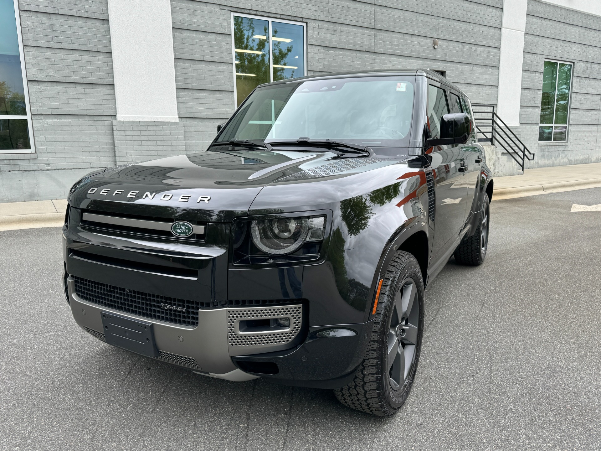 Used 2022 Land Rover Defender X-Dynamic SE 20 WHEELS / OFF-ROAD TIRES / COLD CLIMATE PKG for sale Sold at Formula Imports in Charlotte NC 28227 3