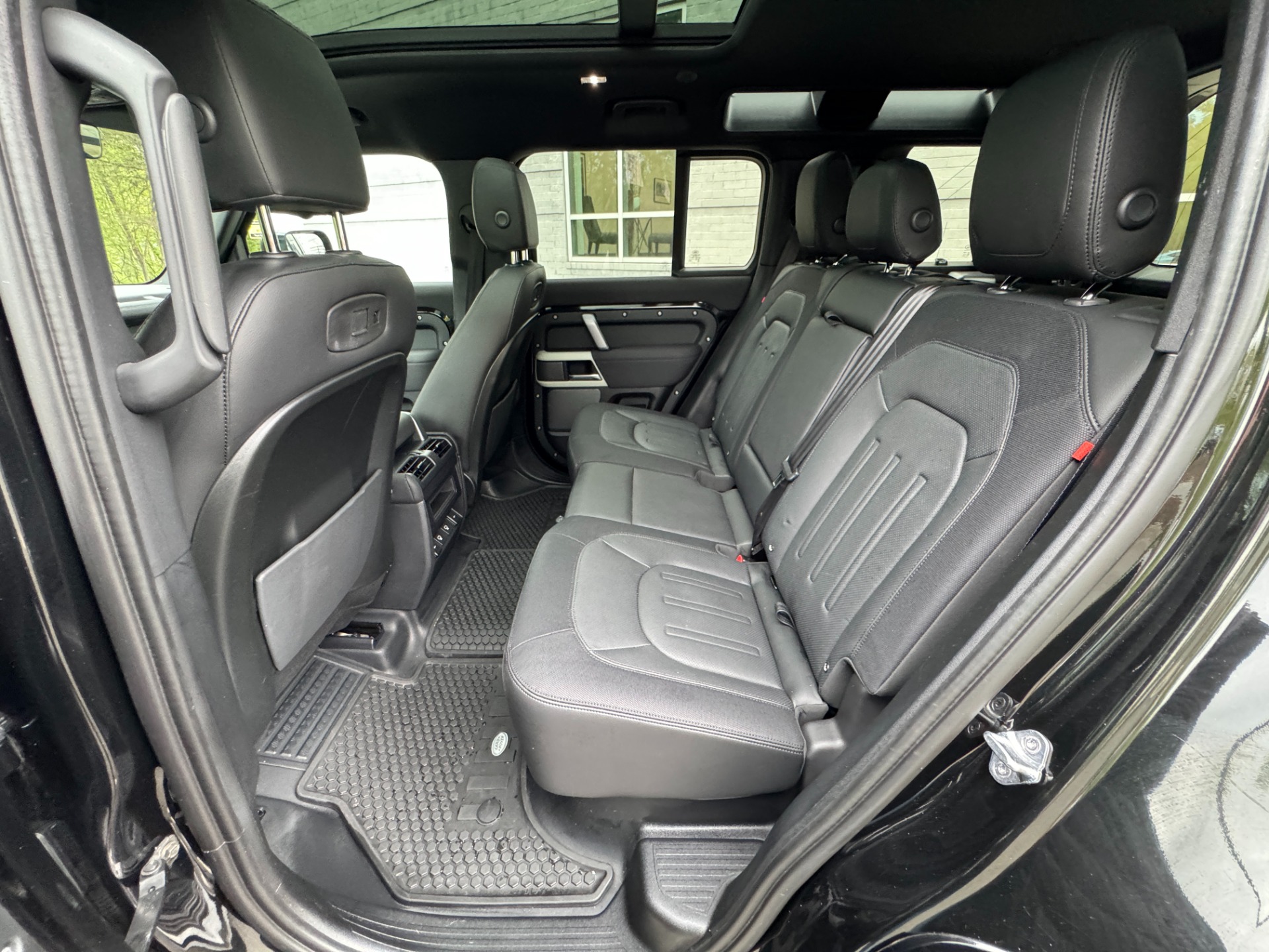 Used 2022 Land Rover Defender X-Dynamic SE 20 WHEELS / OFF-ROAD TIRES / COLD CLIMATE PKG for sale Sold at Formula Imports in Charlotte NC 28227 39