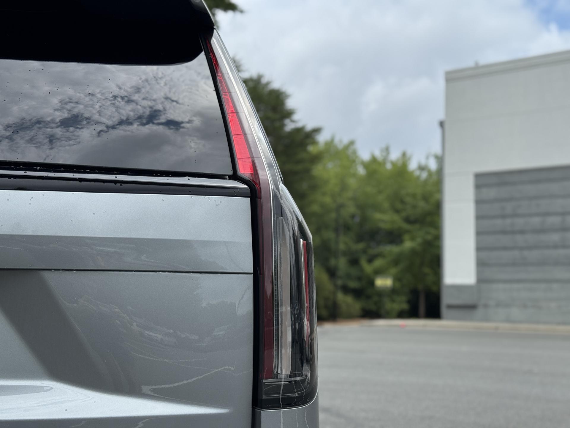 Used 2023 Cadillac Escalade AWD V-Series 6.2L SUPERCHARGED V8 / VOSSEN WHEELS for sale $125,995 at Formula Imports in Charlotte NC 28227 18