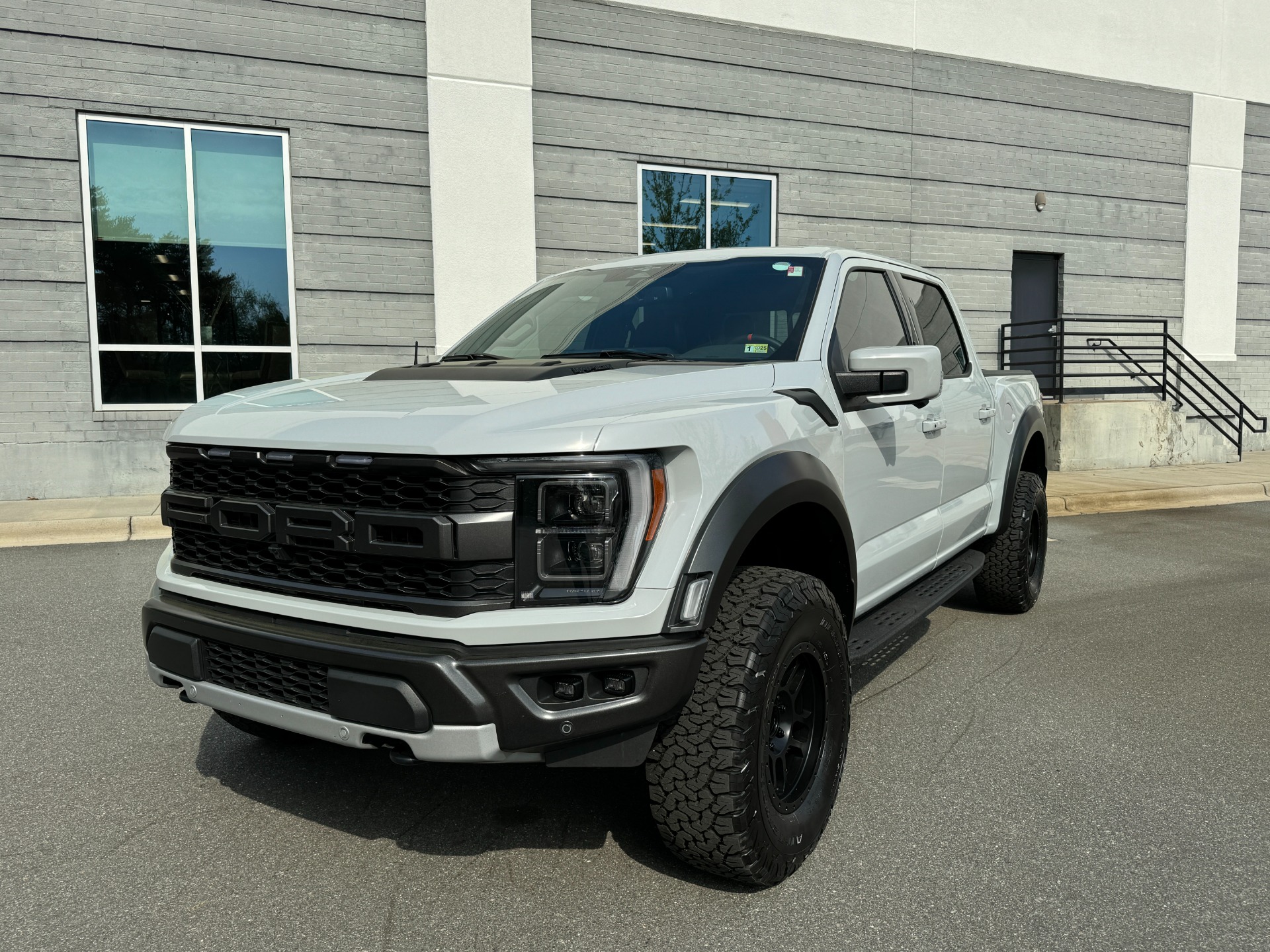 Used 2023 Ford F-150 RAPTOR SUNROOF/LEVELED/CUSTOM WHEELS for sale Sold at Formula Imports in Charlotte NC 28227 3