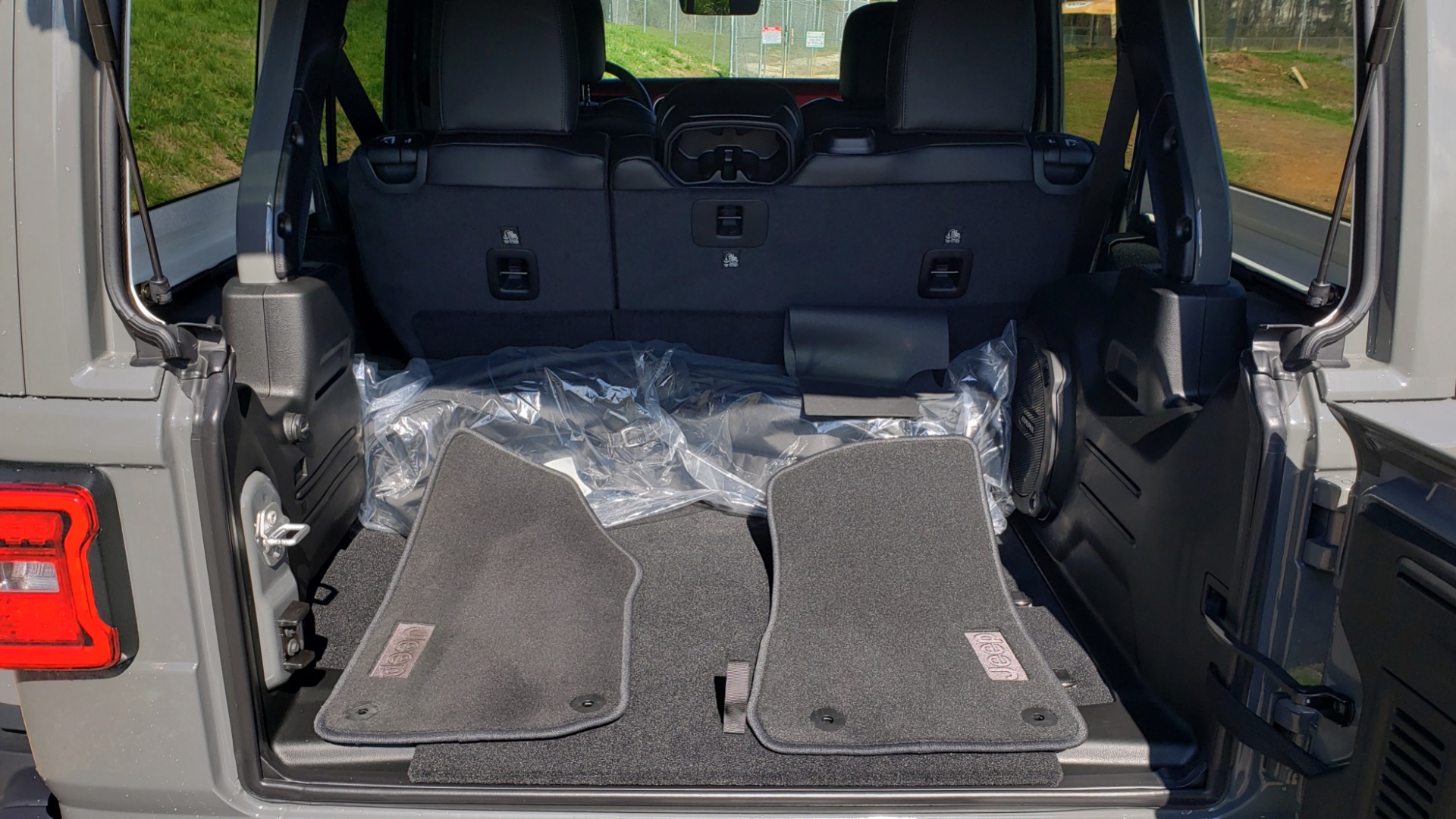 Used 2020 Jeep WRANGLER UNLIMITED RUBICON 4WD / POWER TOP / NAV / ALPINE / REARVIEW for sale Sold at Formula Imports in Charlotte NC 28227 23