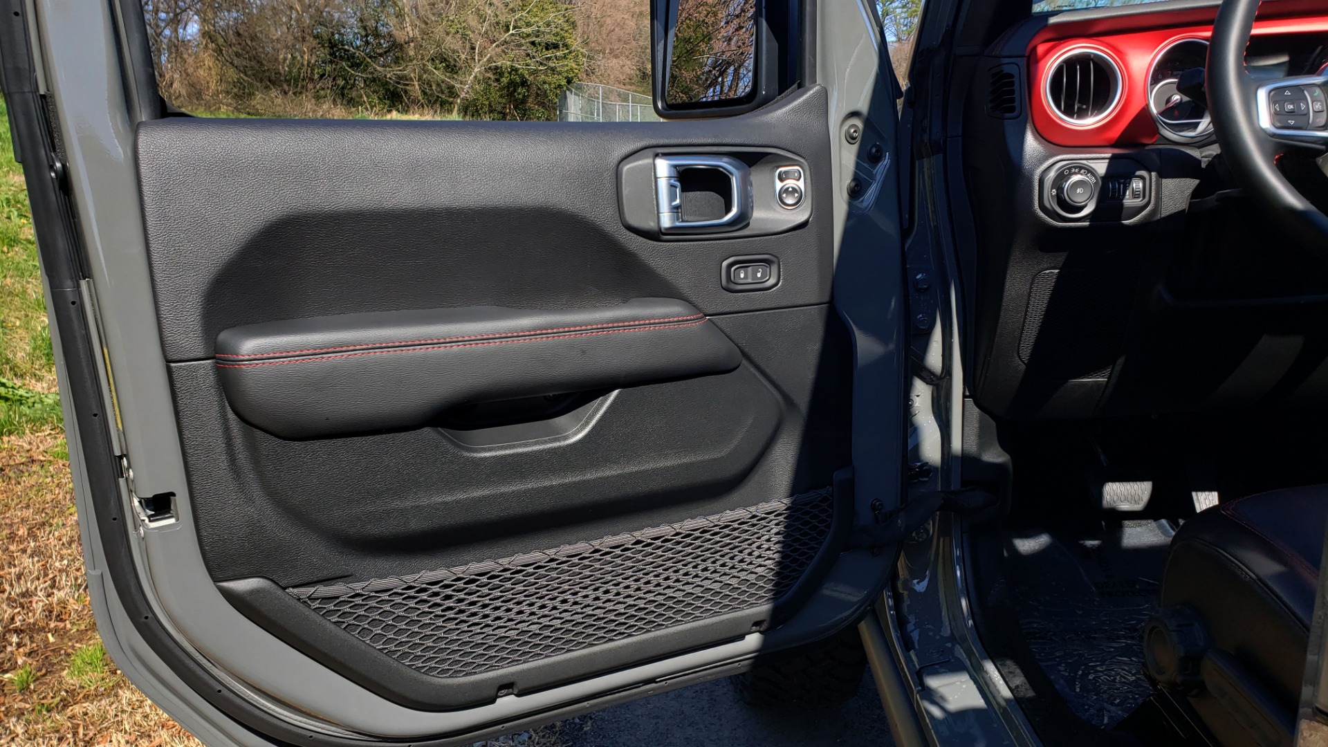 Used 2020 Jeep WRANGLER UNLIMITED RUBICON 4WD / POWER TOP / NAV / ALPINE / REARVIEW for sale Sold at Formula Imports in Charlotte NC 28227 40