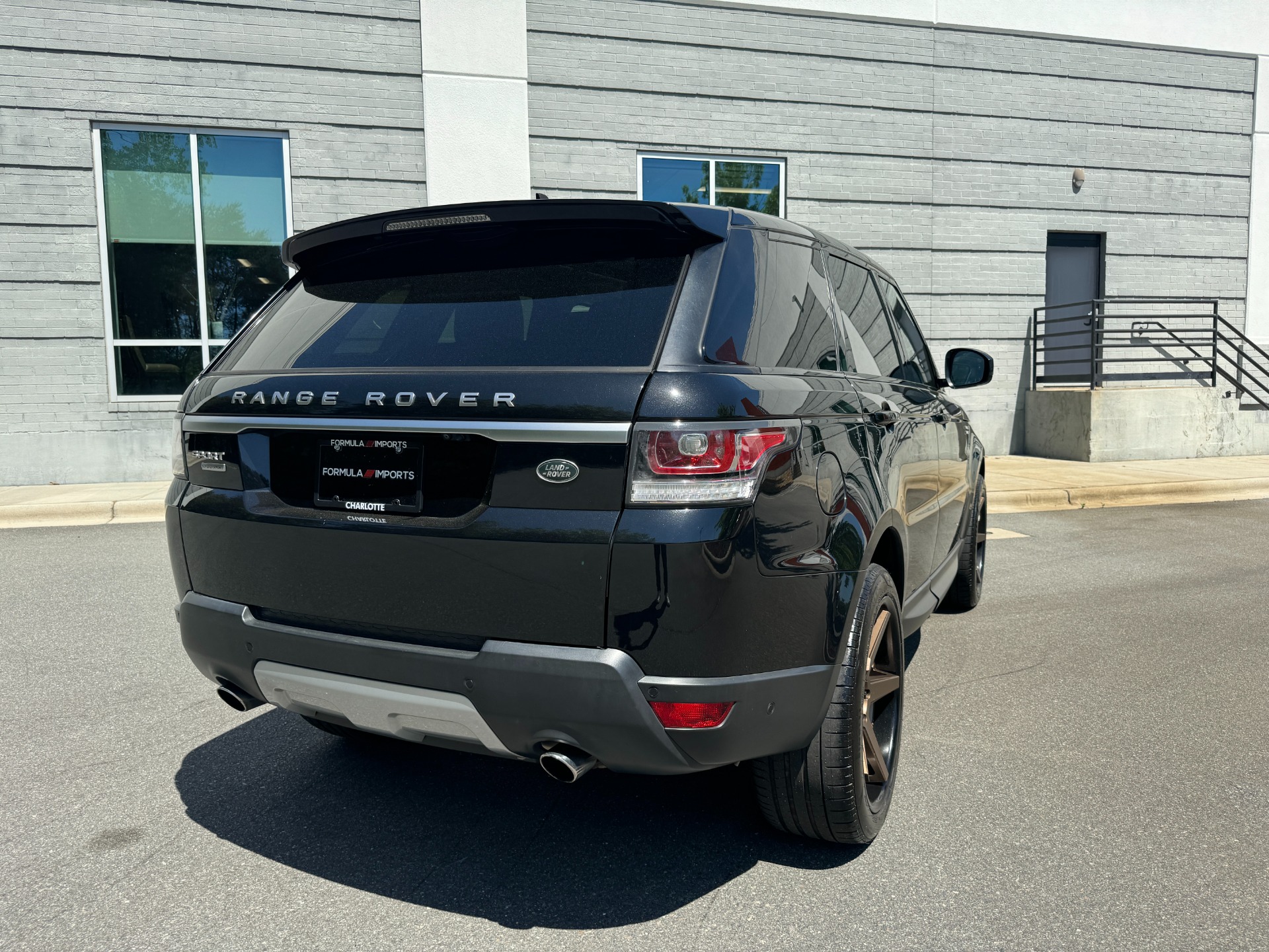 Used 2016 Land Rover Range Rover Sport V8 SUPERCHARGED / COMFORT & VISIBILITY PKG / MERIDIAN PREMIUM SOUND / DRIVER A for sale Sold at Formula Imports in Charlotte NC 28227 12