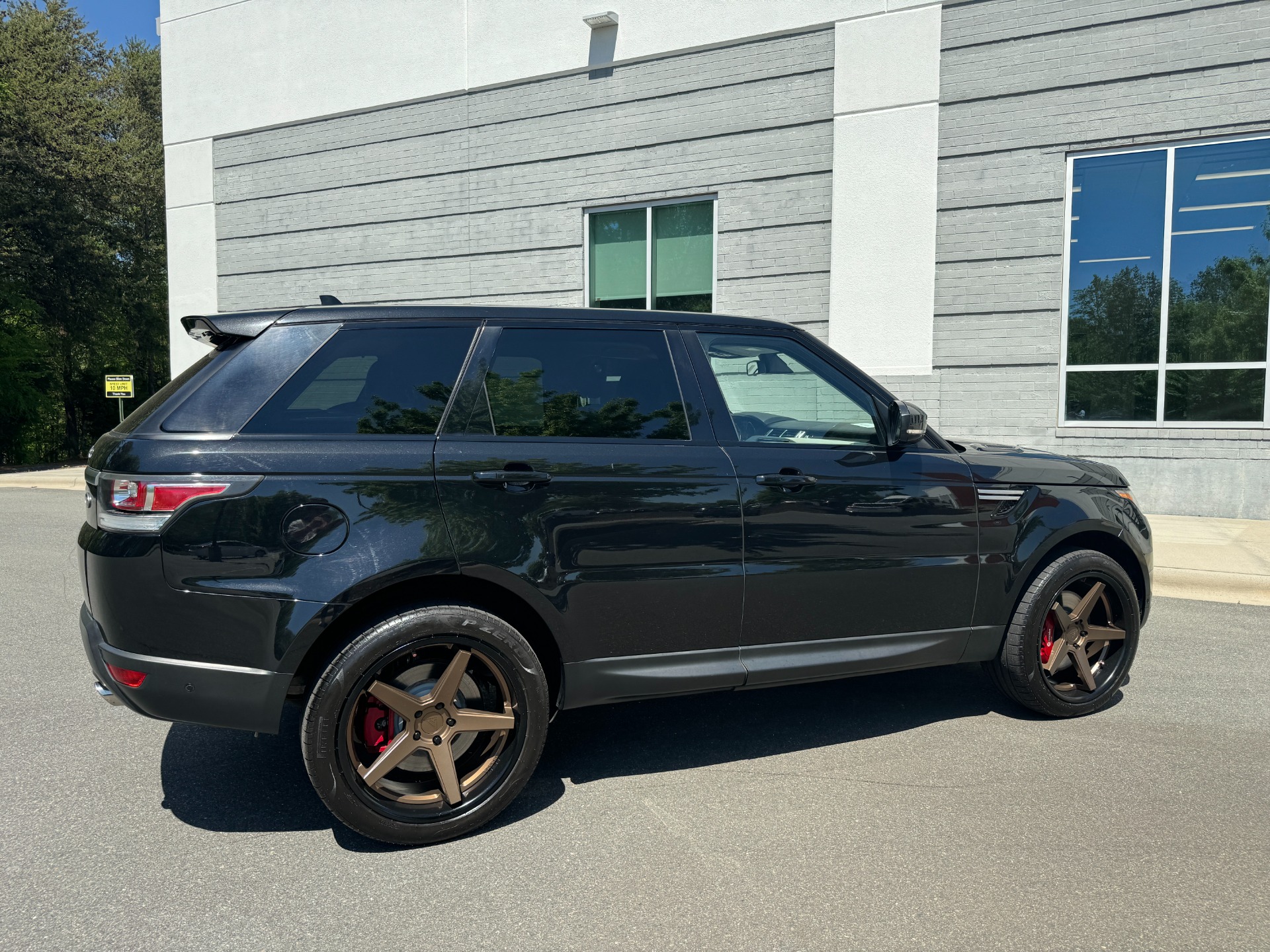 Used 2016 Land Rover Range Rover Sport V8 SUPERCHARGED / COMFORT & VISIBILITY PKG / MERIDIAN PREMIUM SOUND / DRIVER A for sale Sold at Formula Imports in Charlotte NC 28227 14