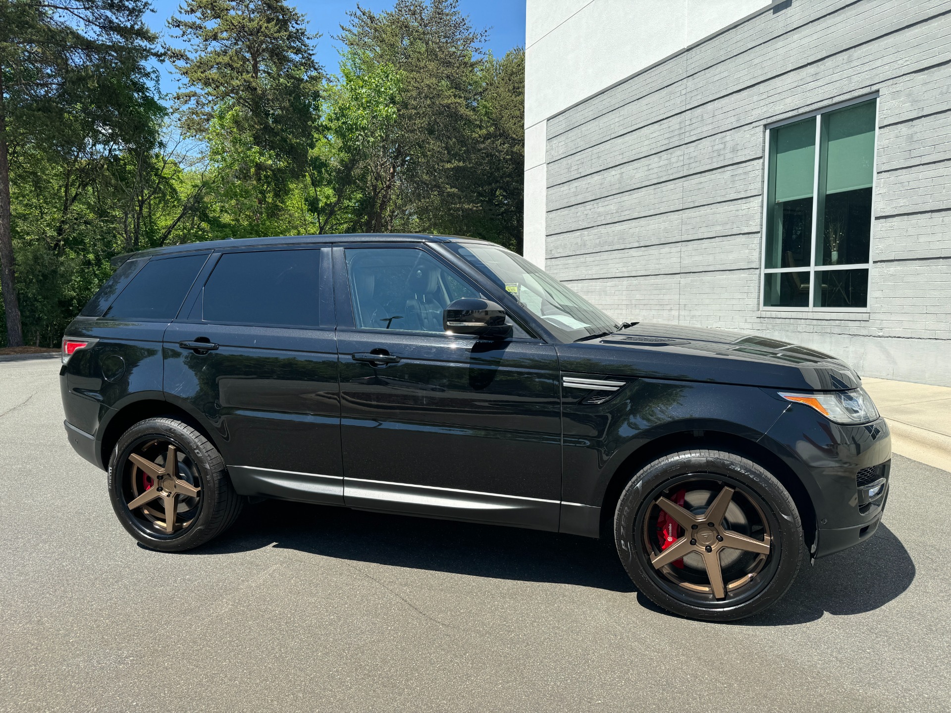 Used 2016 Land Rover Range Rover Sport V8 SUPERCHARGED / COMFORT & VISIBILITY PKG / MERIDIAN PREMIUM SOUND / DRIVER A for sale Sold at Formula Imports in Charlotte NC 28227 16